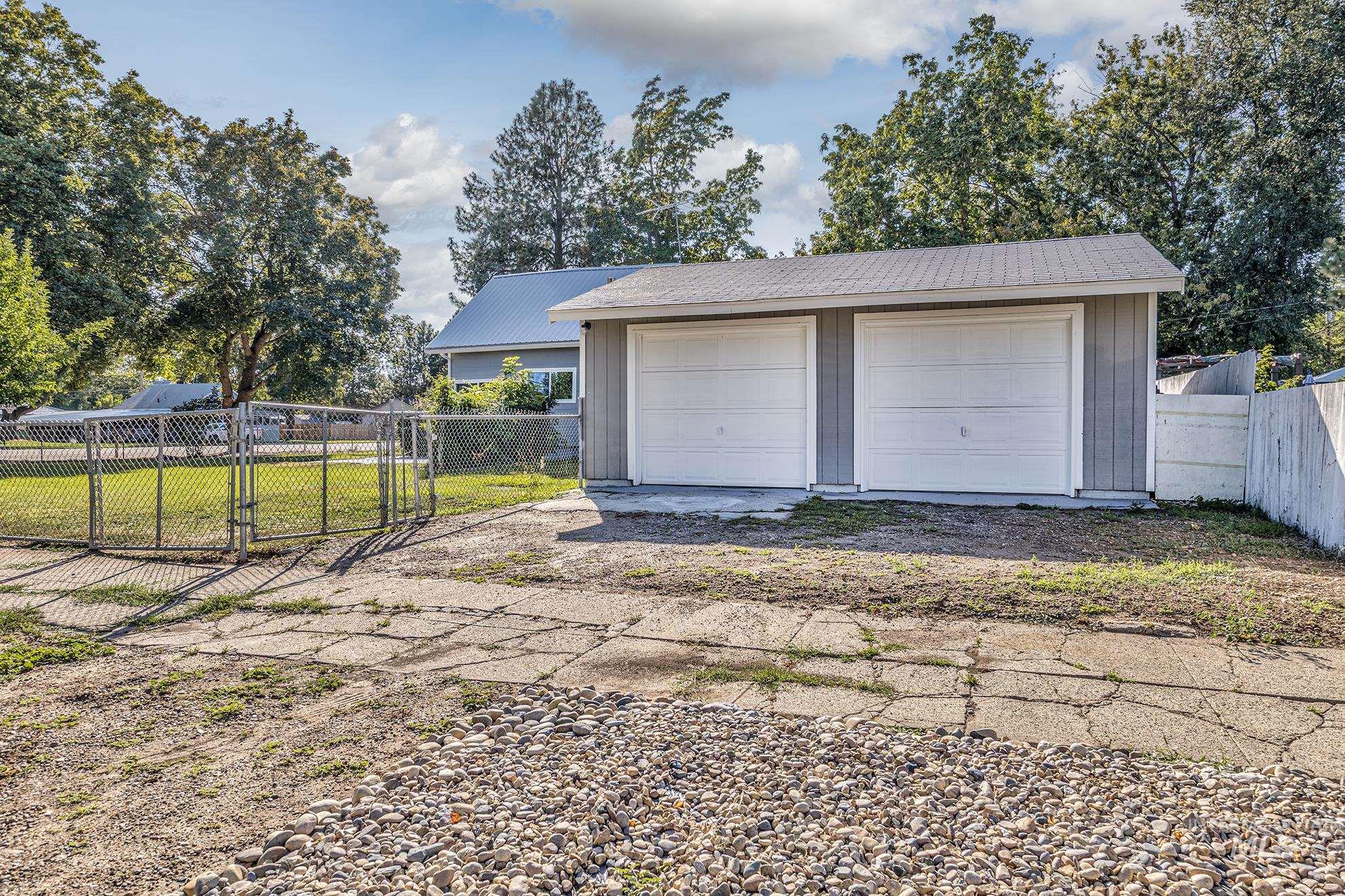 824 E Main St, Weiser, Idaho 83672, 3 Bedrooms, 2 Bathrooms, Residential For Sale, Price $349,900, 98962233