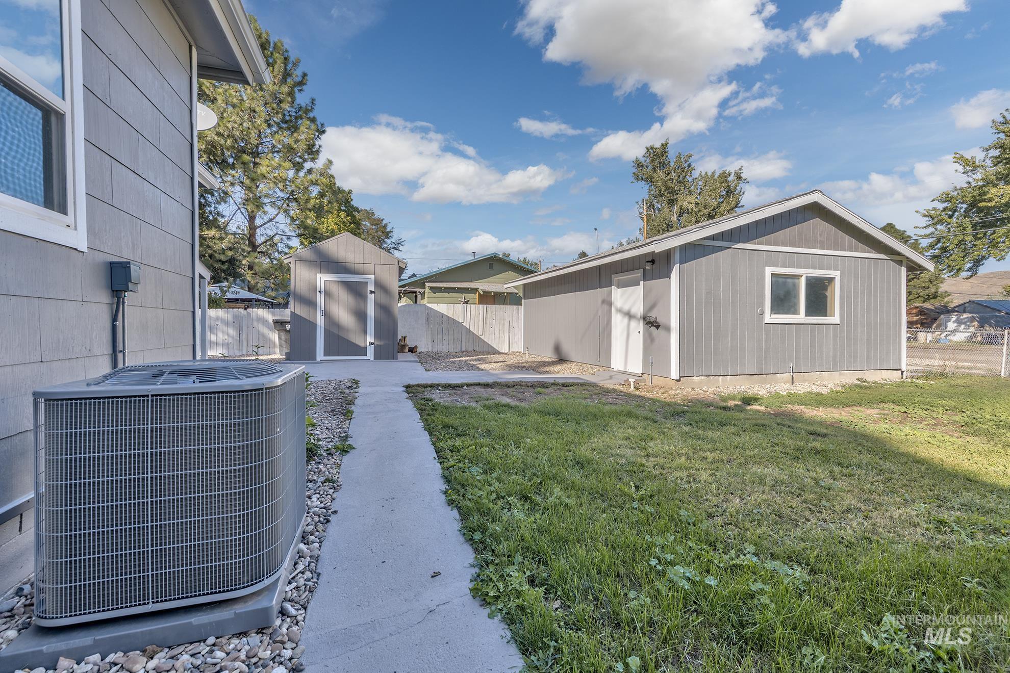 824 E Main St, Weiser, Idaho 83672, 3 Bedrooms, 2 Bathrooms, Residential For Sale, Price $349,900, 98962233