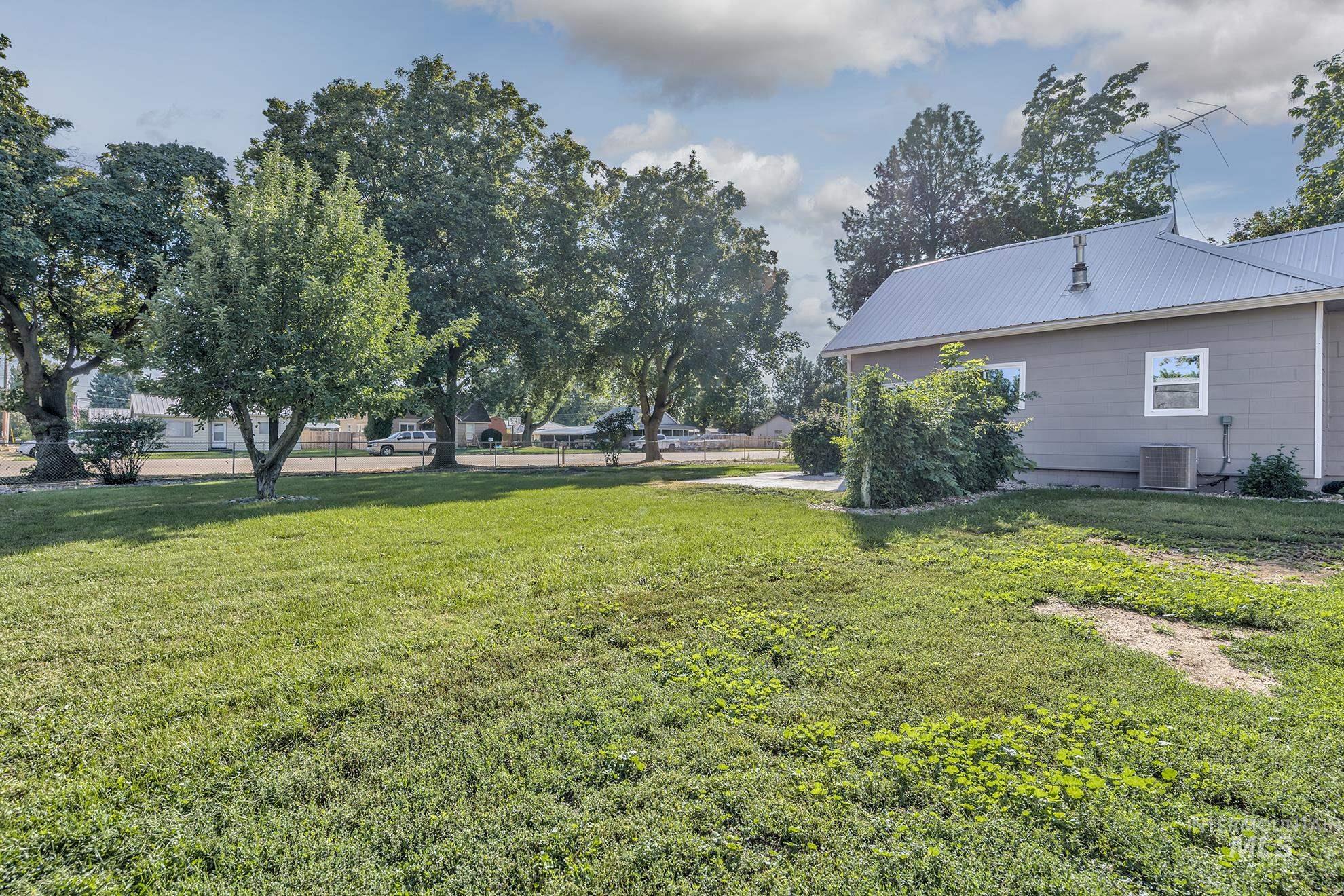 824 E Main St, Weiser, Idaho 83672, 3 Bedrooms, 2 Bathrooms, Residential For Sale, Price $349,900, 98962233