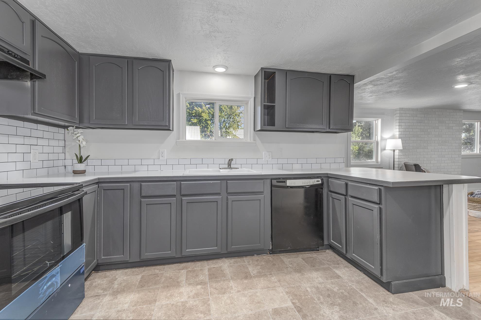 824 E Main St, Weiser, Idaho 83672, 3 Bedrooms, 2 Bathrooms, Residential For Sale, Price $349,900, 98962233