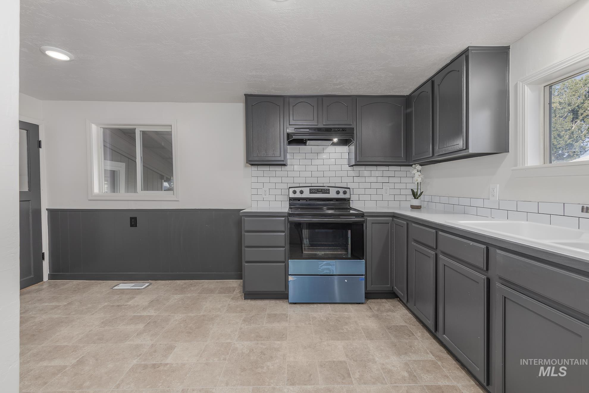 824 E Main St, Weiser, Idaho 83672, 3 Bedrooms, 2 Bathrooms, Residential For Sale, Price $349,900, 98962233