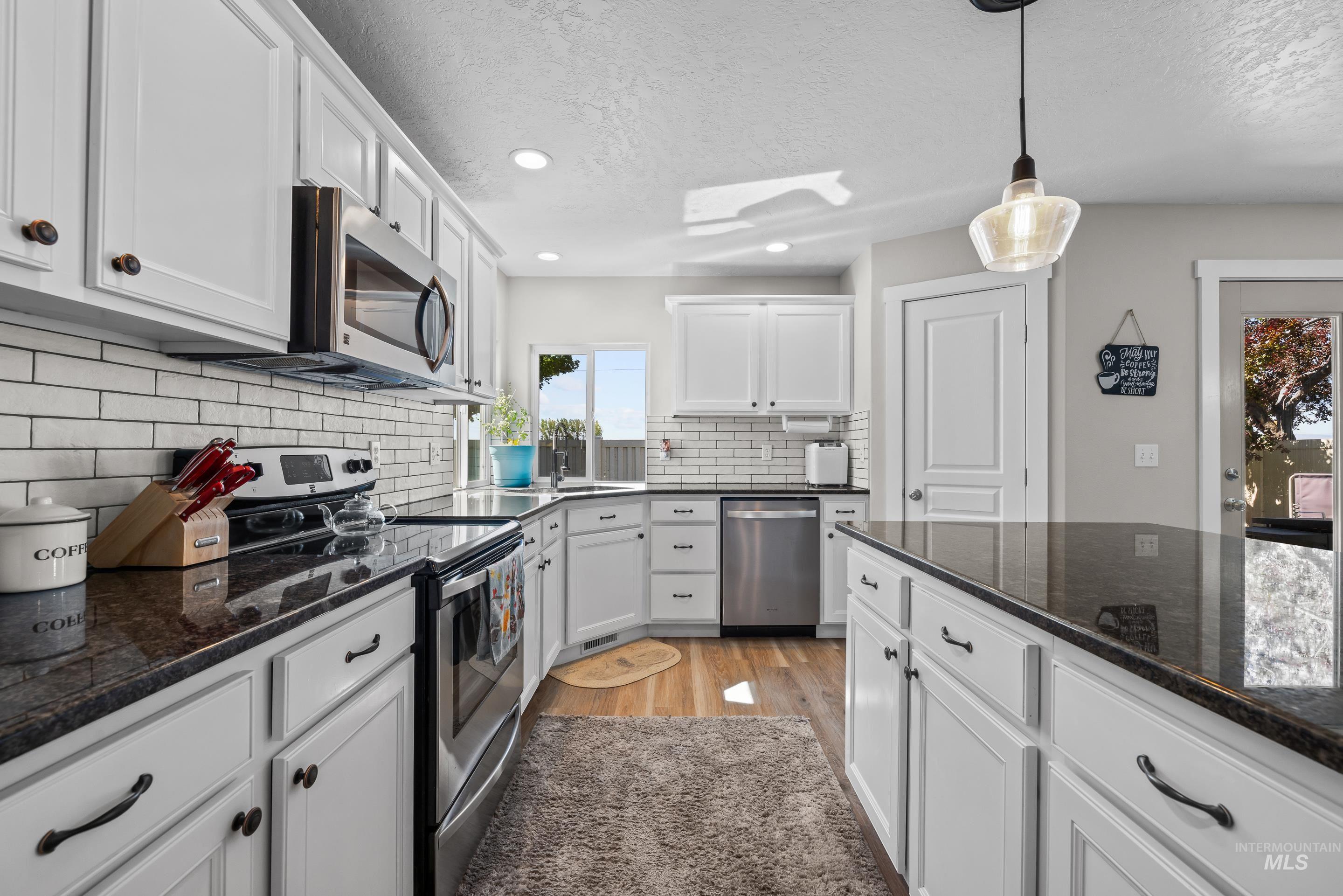 2145 W Quilceda, Kuna, Idaho 83634, 5 Bedrooms, 2.5 Bathrooms, Residential For Sale, Price $555,800, 98962240