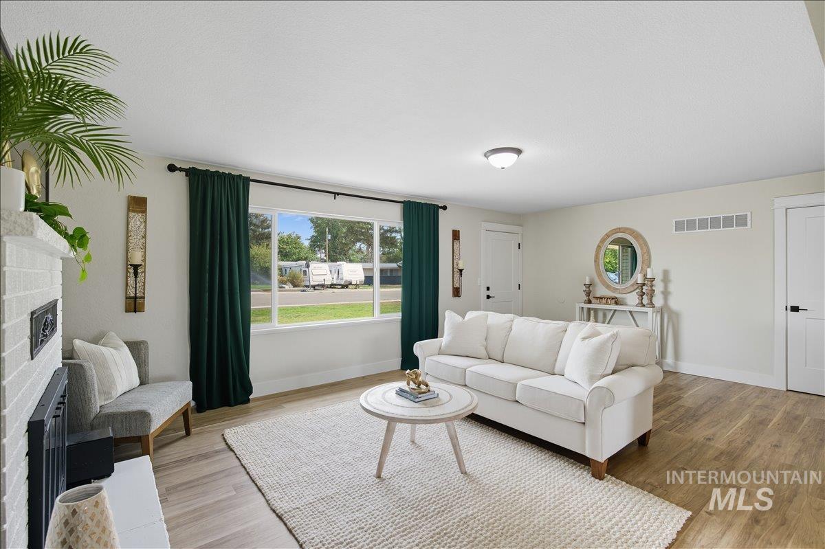 13 N Gem St, Nampa, Idaho 83651-2268, 3 Bedrooms, 1 Bathroom, Residential For Sale, Price $375,000, 98962254