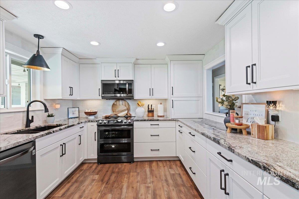 11851 Hensen Dr, Nampa, Idaho 83651-8202, 5 Bedrooms, 2 Bathrooms, Residential For Sale, Price $749,900, 98962258