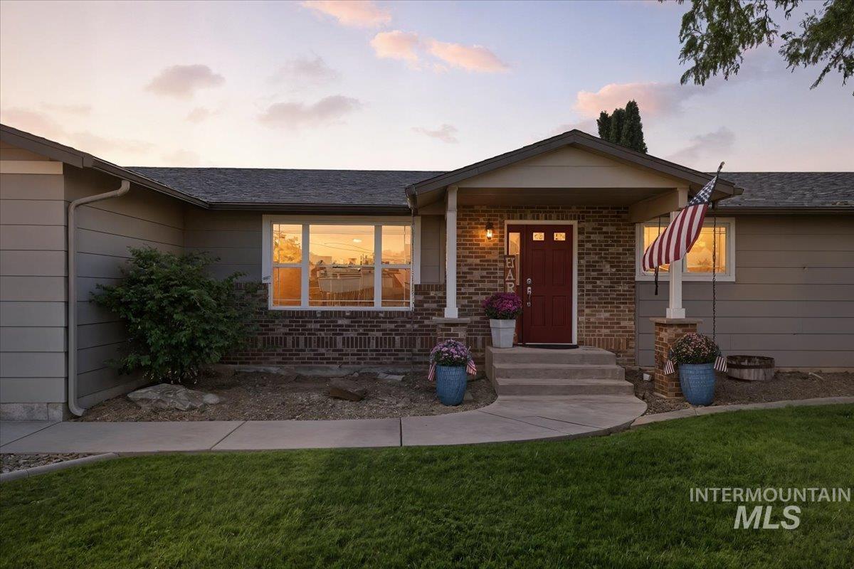 11851 Hensen Dr, Nampa, Idaho 83651-8202, 5 Bedrooms, 2 Bathrooms, Residential For Sale, Price $749,900, 98962258