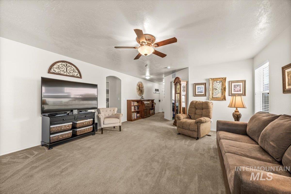 5415 Barkley Way, Caldwell, Idaho 83607, 3 Bedrooms, 2 Bathrooms, Residential For Sale, Price $354,900, 98962259