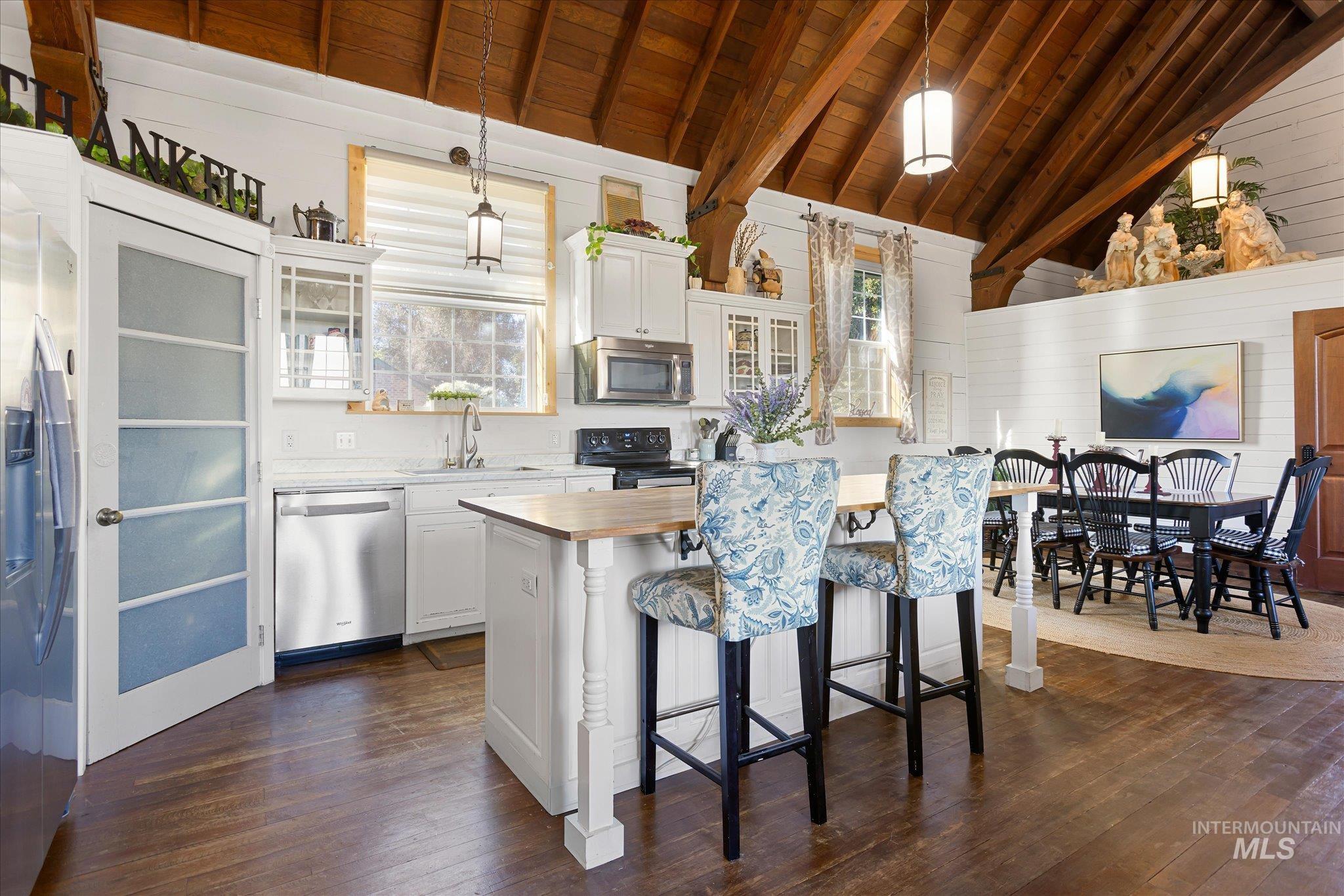 712 N 4th Street, Parma, Idaho 83660, 5 Bedrooms, 2 Bathrooms, Residential For Sale, Price $550,000, 98962286