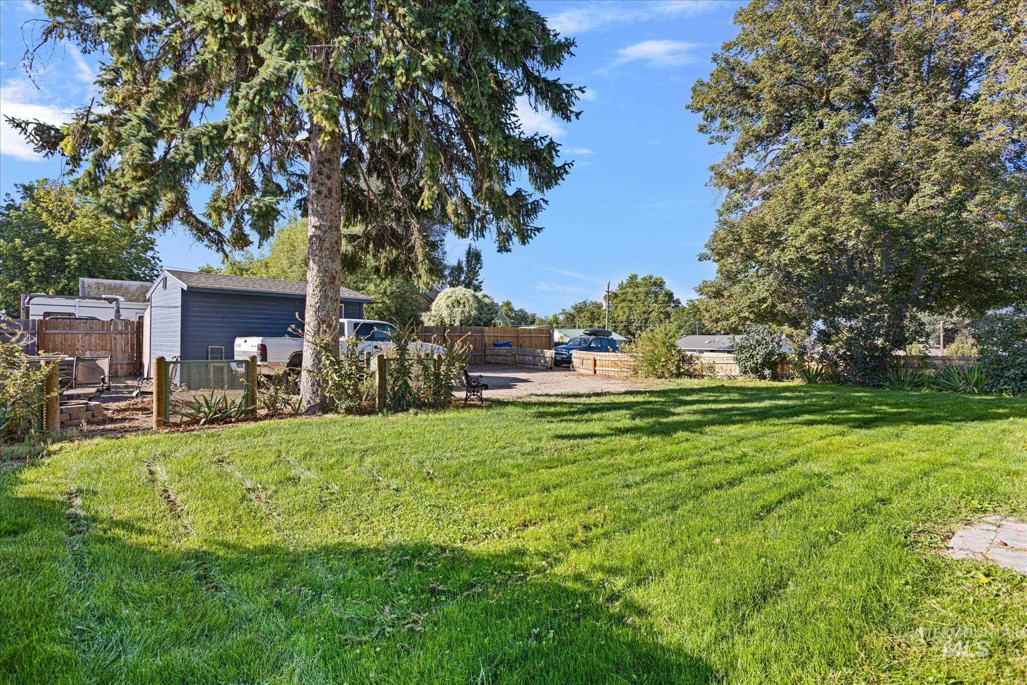 712 N 4th Street, Parma, Idaho 83660, 5 Bedrooms, 2 Bathrooms, Residential For Sale, Price $550,000, 98962286