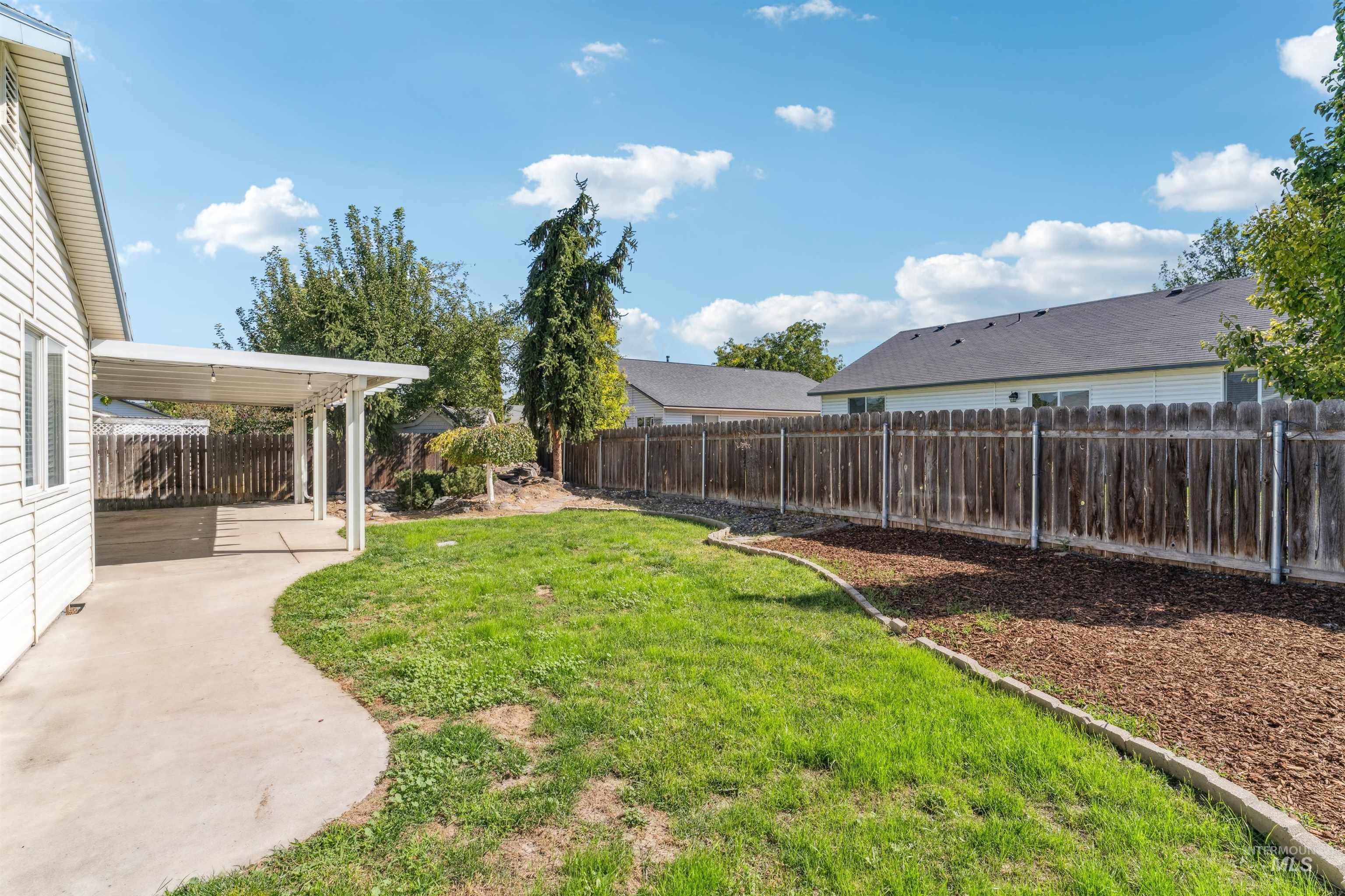 11577 Mount Hood, Nampa, Idaho 83651, 3 Bedrooms, 2 Bathrooms, Residential For Sale, Price $385,000, 98962289