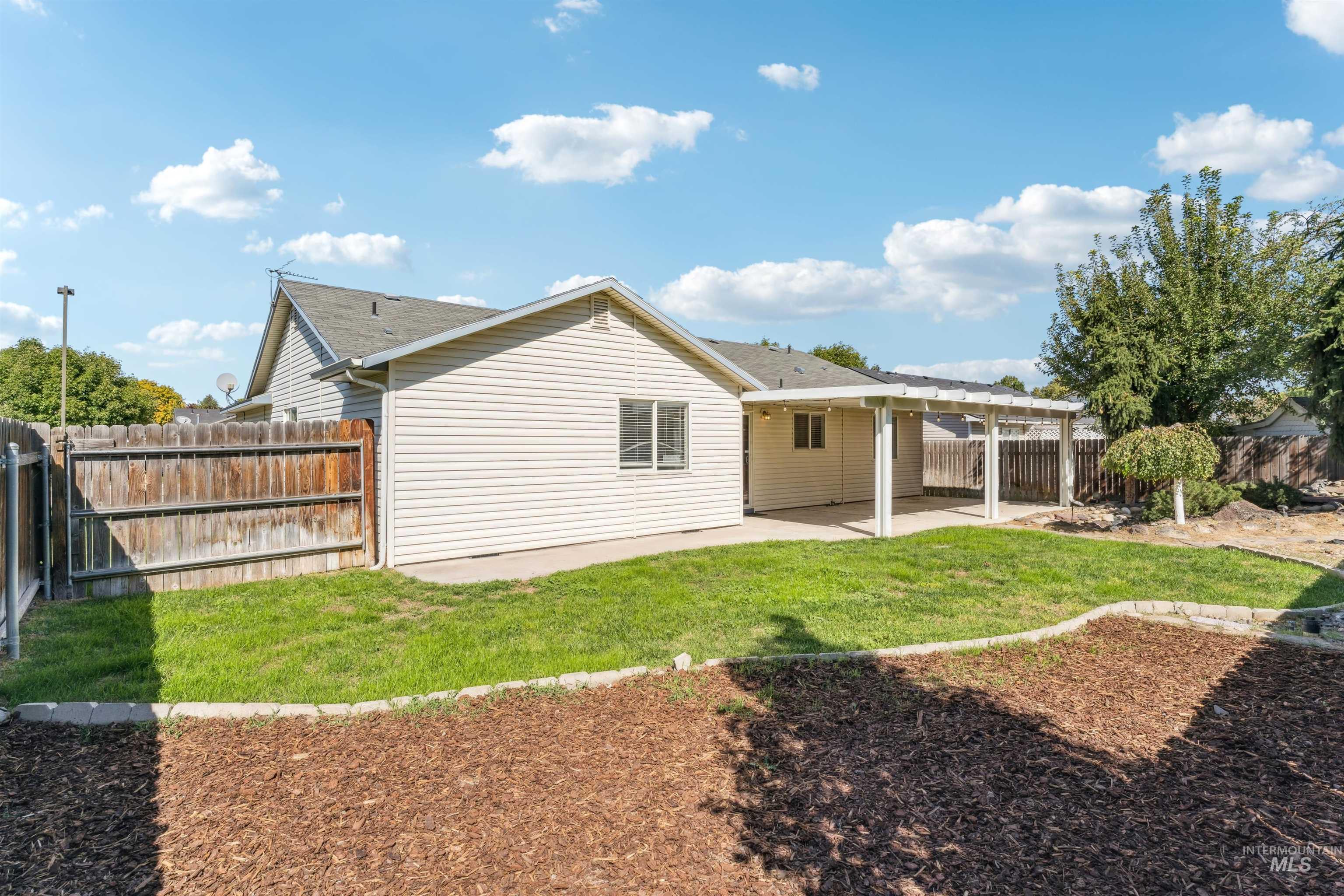 11577 Mount Hood, Nampa, Idaho 83651, 3 Bedrooms, 2 Bathrooms, Residential For Sale, Price $385,000, 98962289