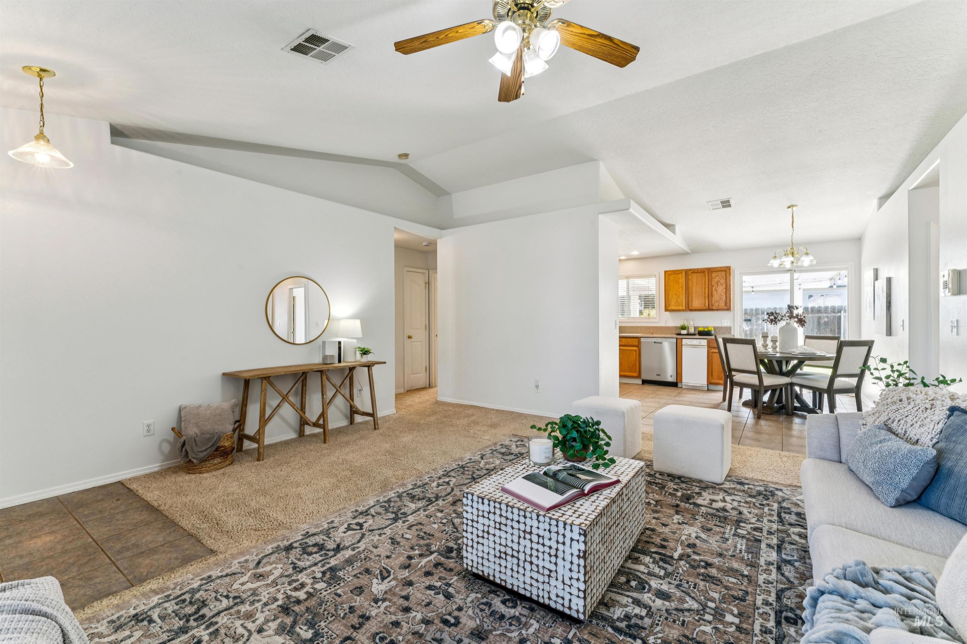 11577 Mount Hood, Nampa, Idaho 83651, 3 Bedrooms, 2 Bathrooms, Residential For Sale, Price $385,000, 98962289