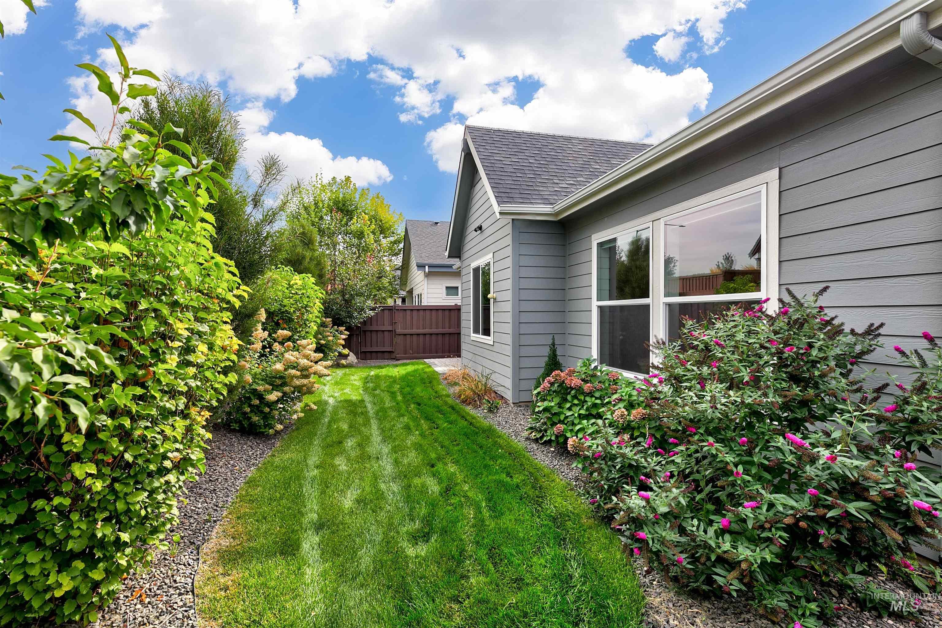 172 W Pavilion Ln, Meridian, Idaho 83646, 2 Bedrooms, 2 Bathrooms, Residential For Sale, Price $599,900, 98962293