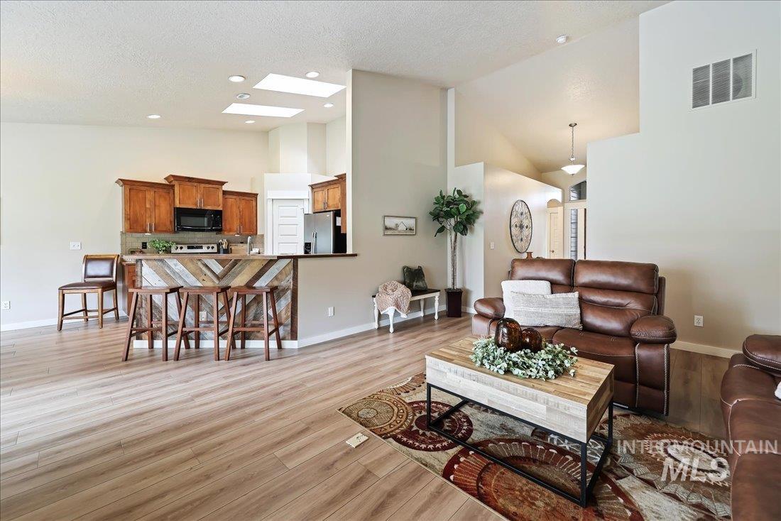 1914 S Sandcrest Way, Nampa, Idaho 83686-9679, 3 Bedrooms, 2 Bathrooms, Residential For Sale, Price $415,000, 98962307