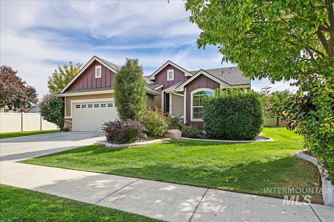 1914 S Sandcrest Way, Nampa, Idaho 83686-9679, 3 Bedrooms, 2 Bathrooms, Residential For Sale, Price $415,000, 98962307