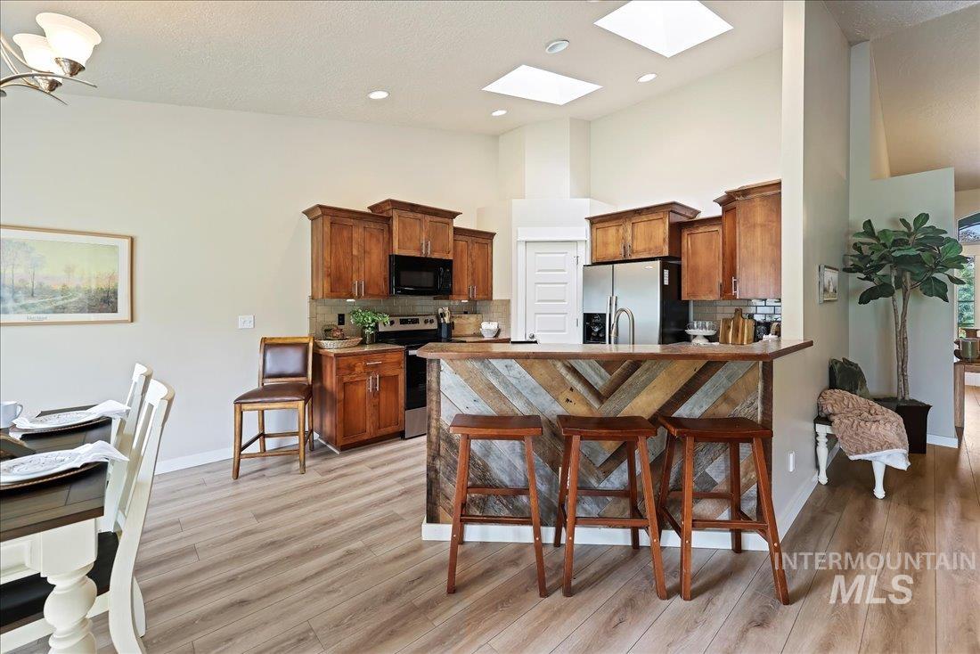 1914 S Sandcrest Way, Nampa, Idaho 83686-9679, 3 Bedrooms, 2 Bathrooms, Residential For Sale, Price $415,000, 98962307