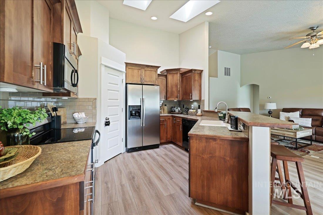 1914 S Sandcrest Way, Nampa, Idaho 83686-9679, 3 Bedrooms, 2 Bathrooms, Residential For Sale, Price $415,000, 98962307