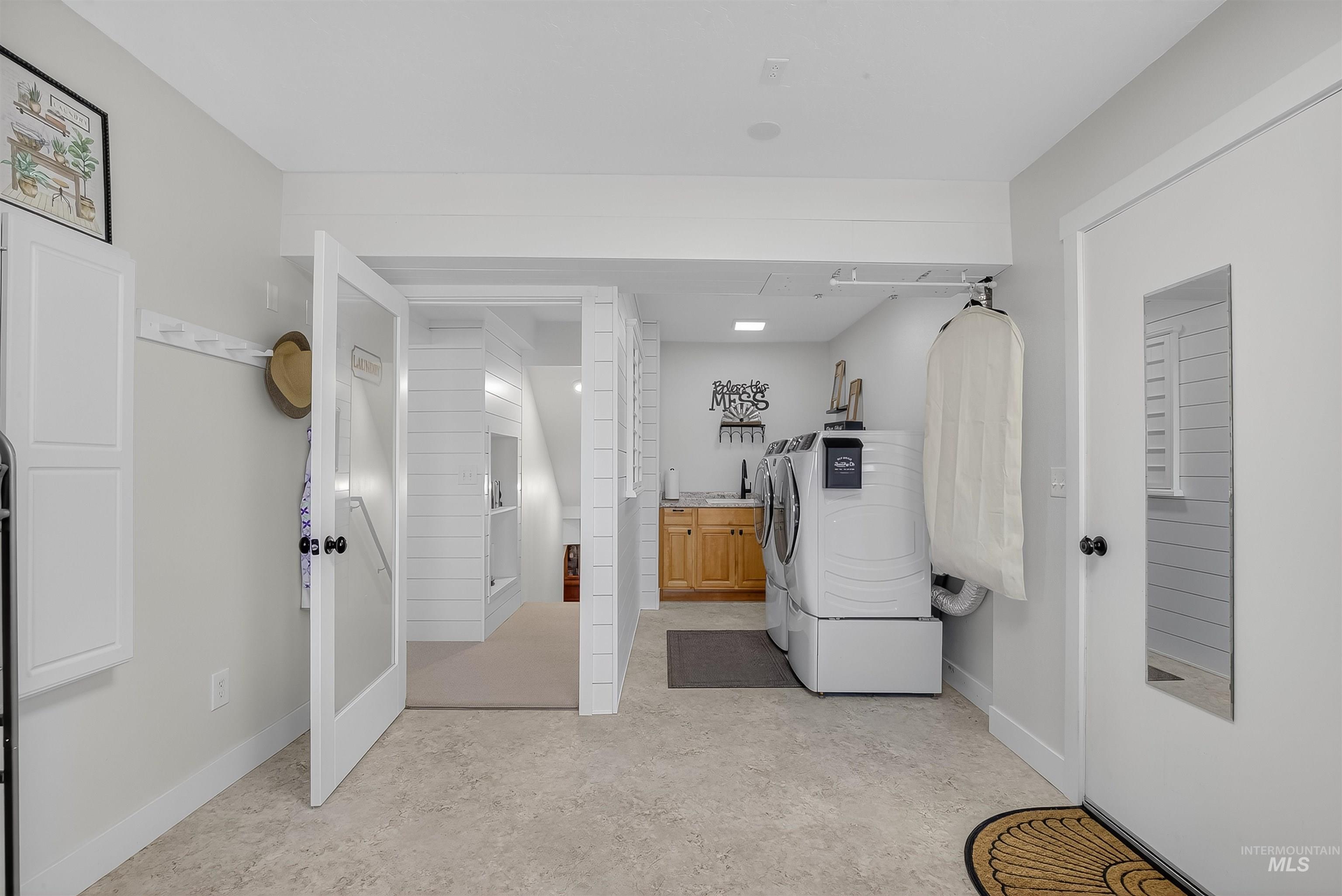 2335 Valleyview Ct., Clarkston, Washington 99403, 3 Bedrooms, 2.5 Bathrooms, Residential For Sale, Price $639,000, 98962321