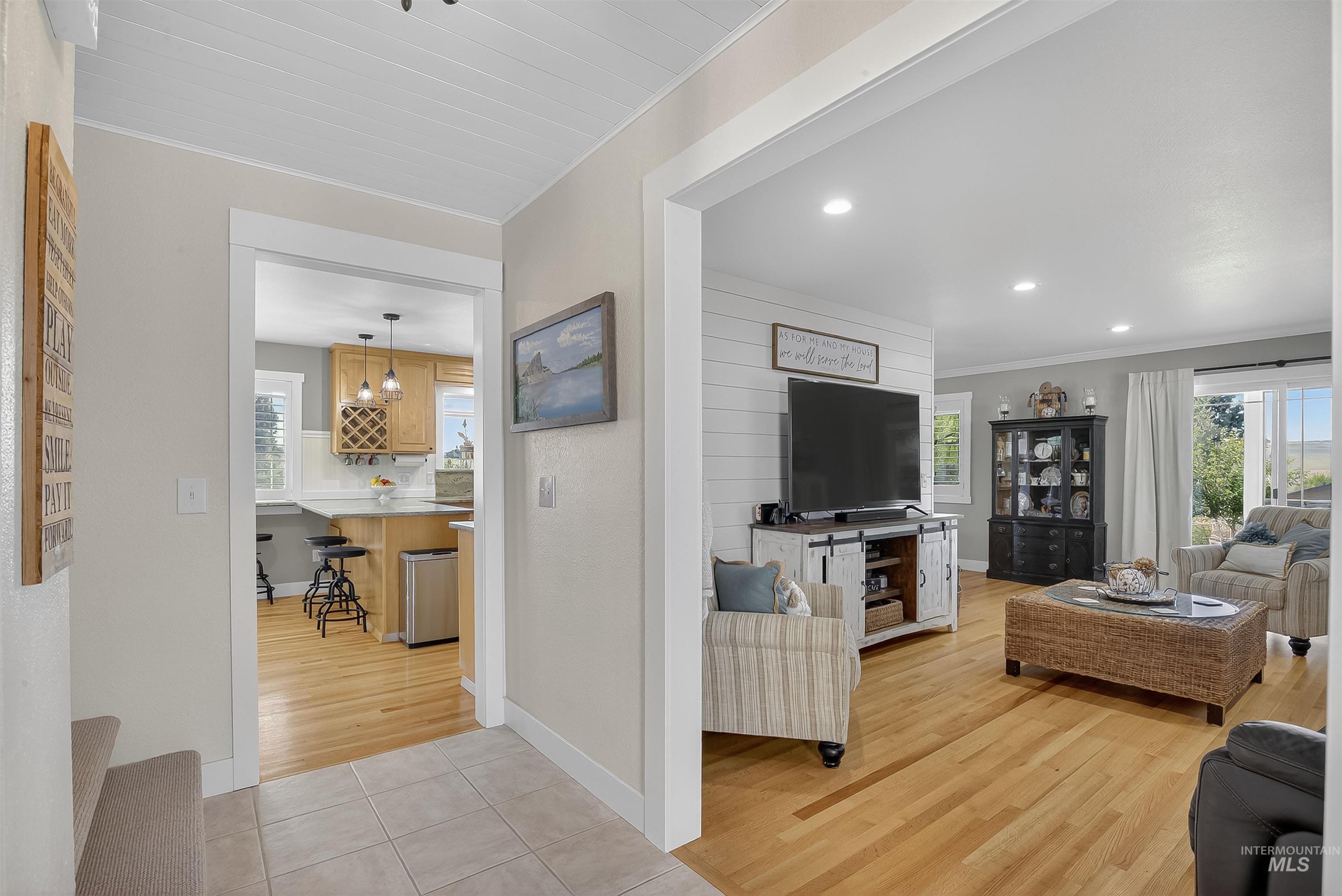 2335 Valleyview Ct., Clarkston, Washington 99403, 3 Bedrooms, 2.5 Bathrooms, Residential For Sale, Price $639,000, 98962321