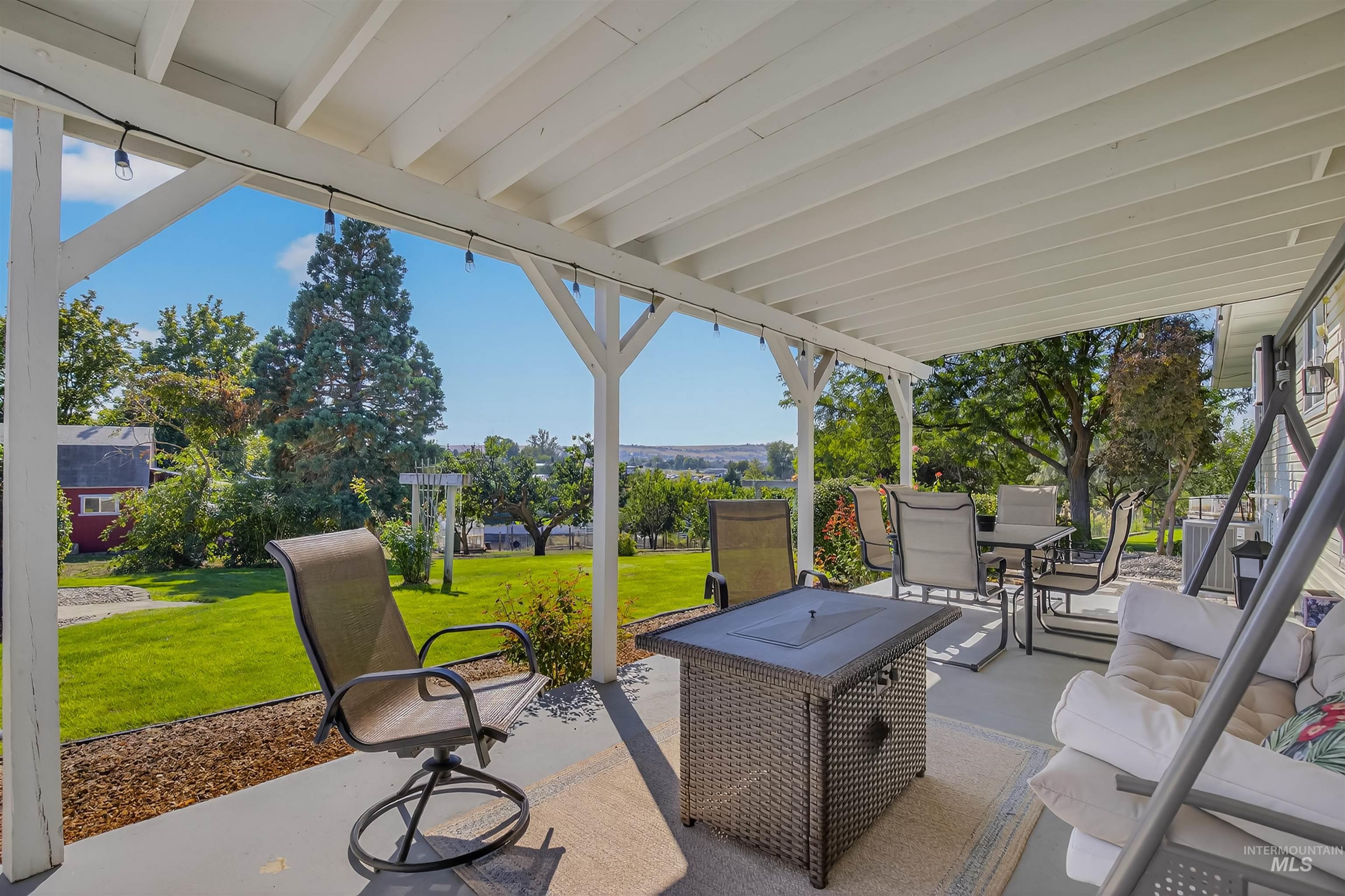 2335 Valleyview Ct., Clarkston, Washington 99403, 3 Bedrooms, 2.5 Bathrooms, Residential For Sale, Price $639,000, 98962321