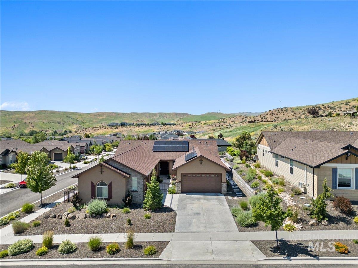 18611 N Silver Tree Way, Eagle, Idaho 83714, 3 Bedrooms, 2.5 Bathrooms, Residential For Sale, Price $749,900, 98962327