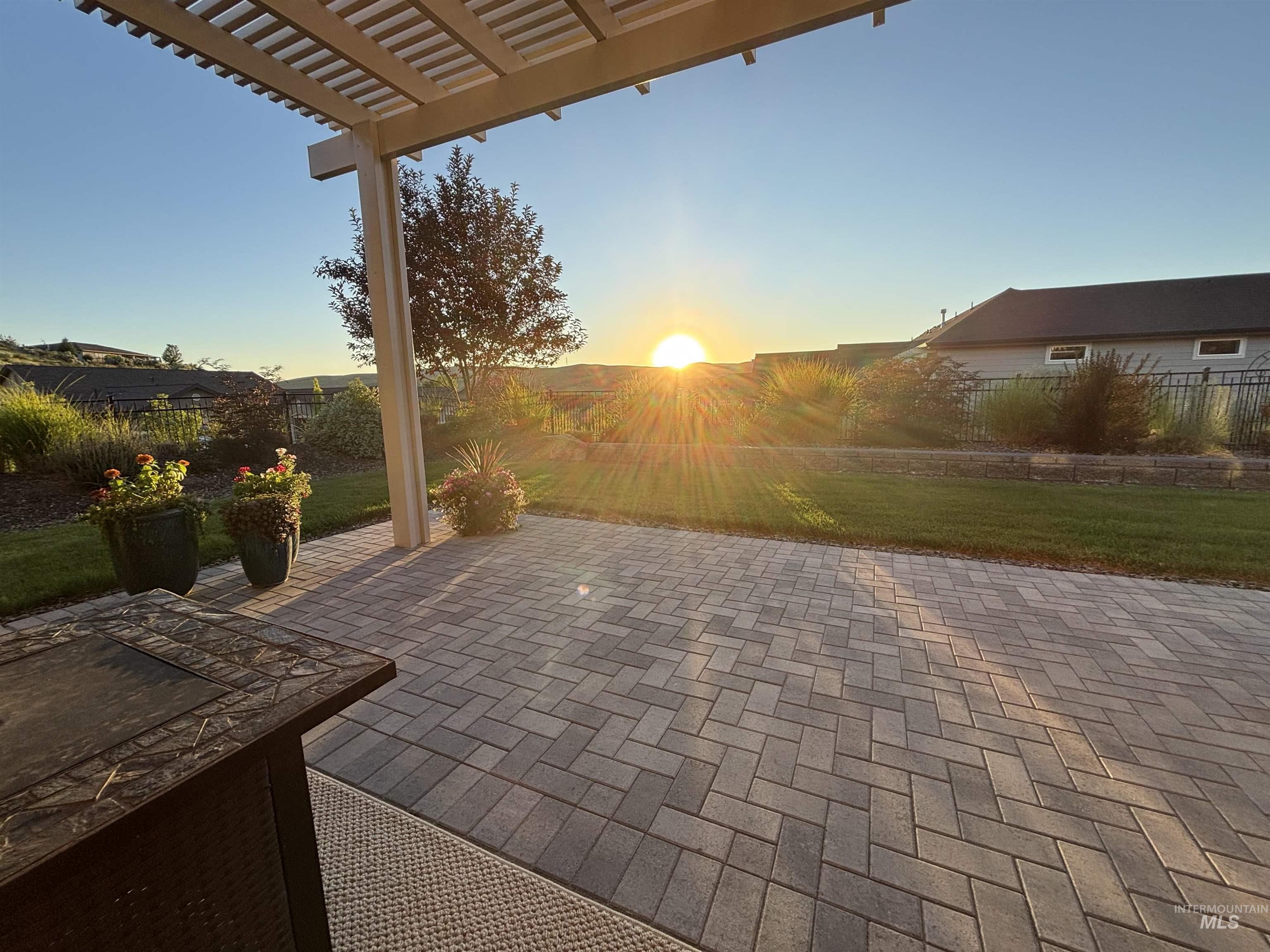 18611 N Silver Tree Way, Eagle, Idaho 83714, 3 Bedrooms, 2.5 Bathrooms, Residential For Sale, Price $749,900, 98962327