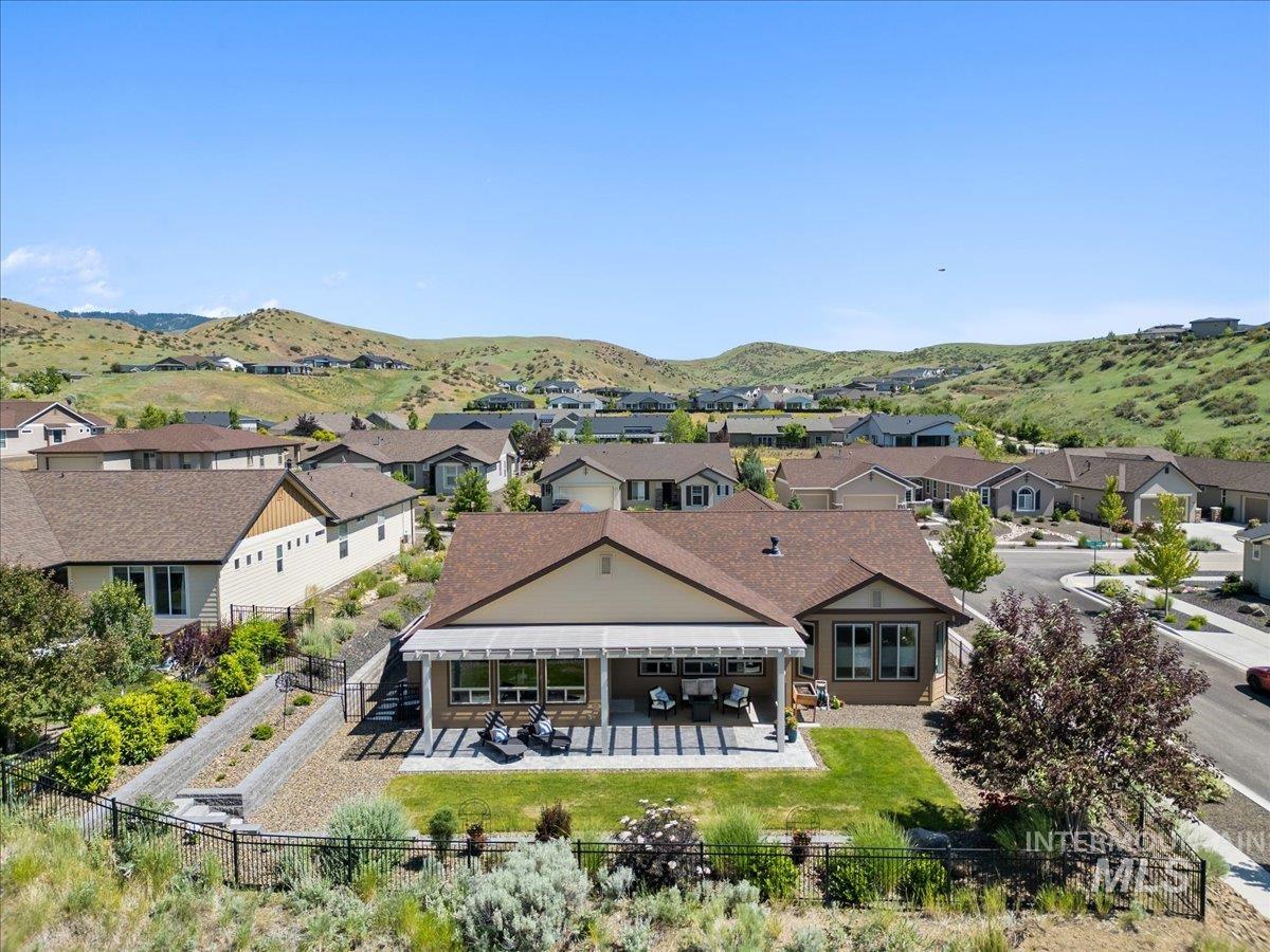 18611 N Silver Tree Way, Eagle, Idaho 83714, 3 Bedrooms, 2.5 Bathrooms, Residential For Sale, Price $749,900, 98962327
