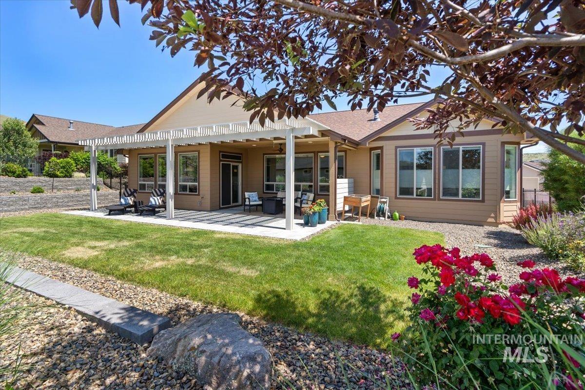 18611 N Silver Tree Way, Eagle, Idaho 83714, 3 Bedrooms, 2.5 Bathrooms, Residential For Sale, Price $749,900, 98962327