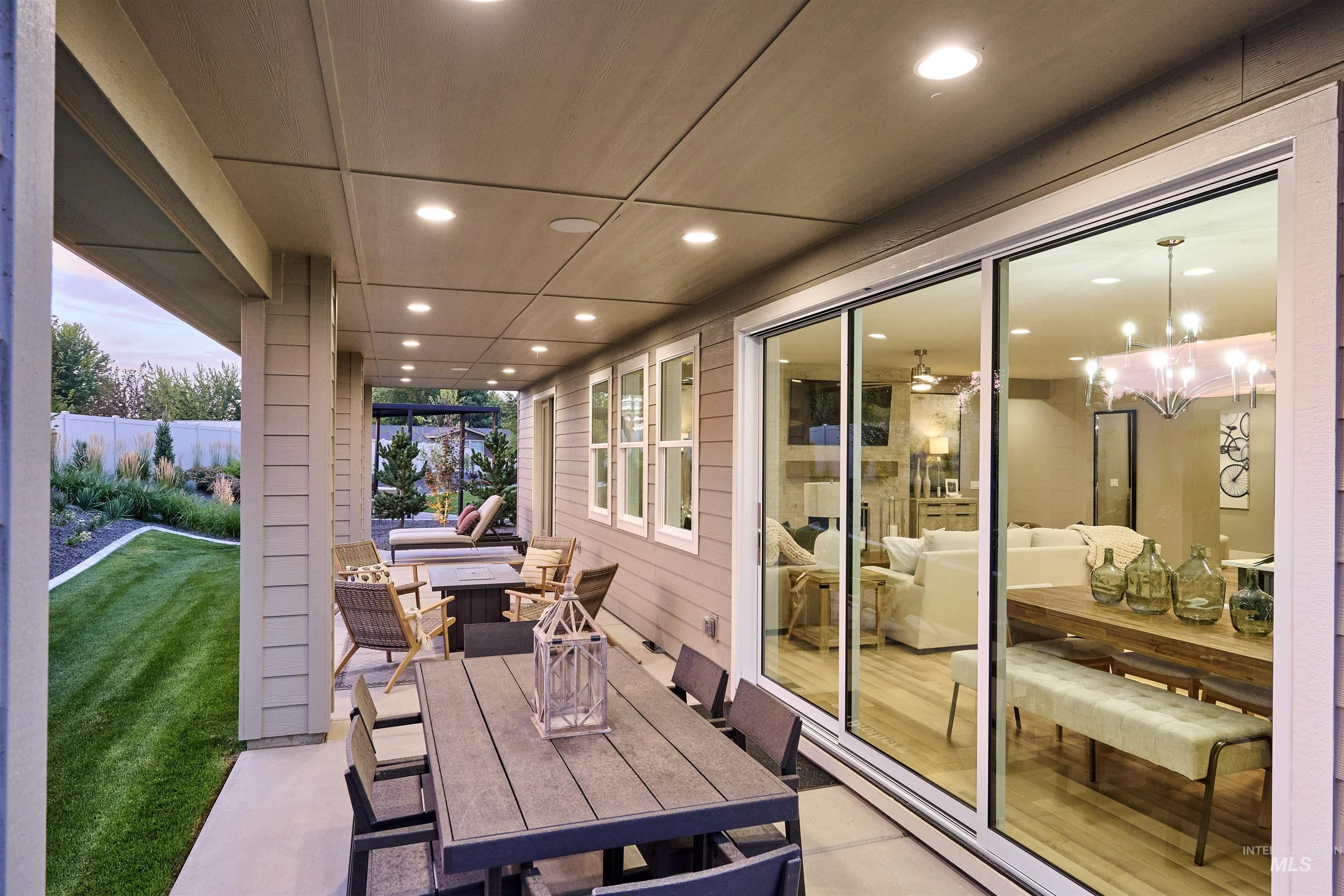 View of patio / terrace with outdoor dining area