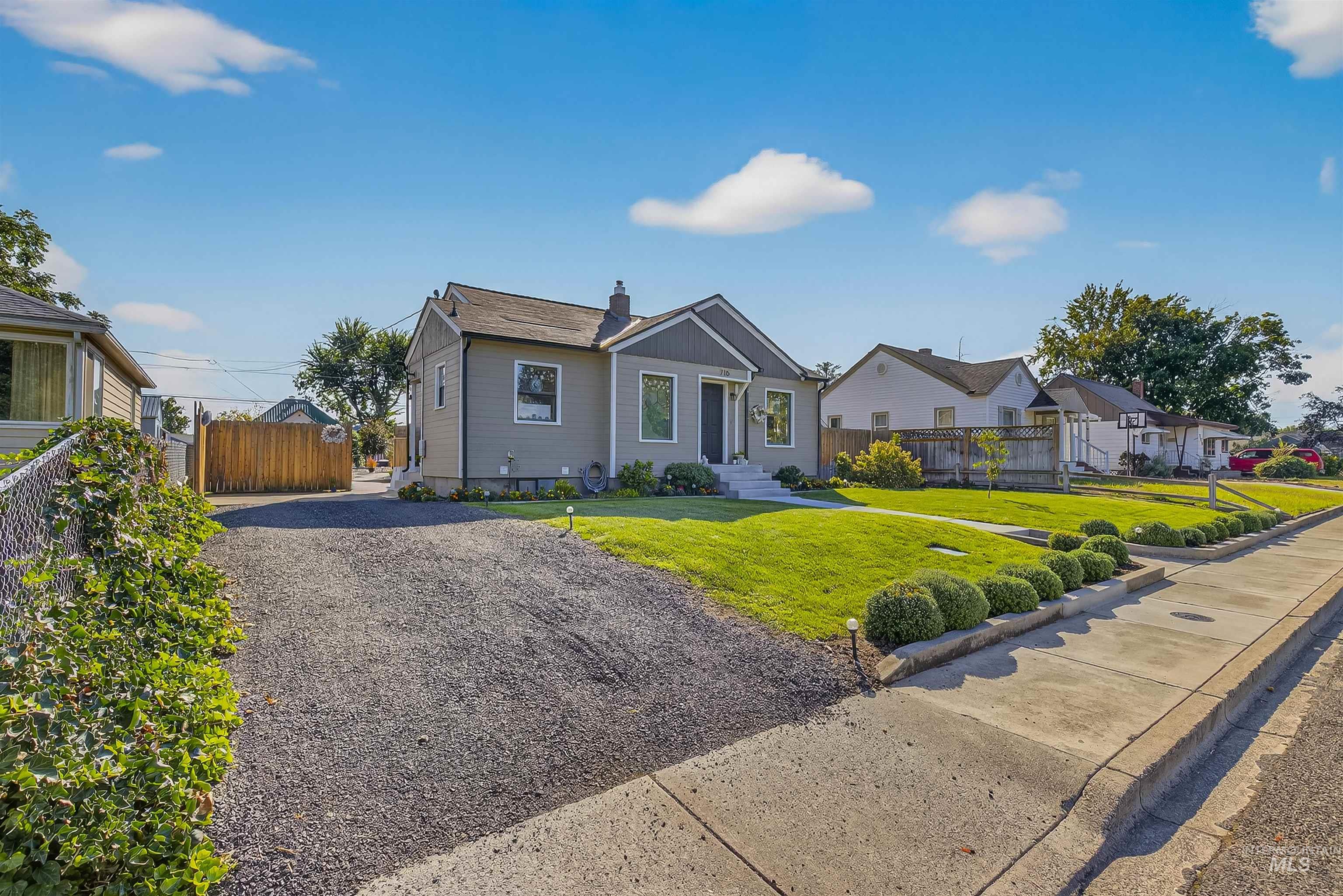 715 8th St, Clarkston, Washington 99403, 3 Bedrooms, 3 Bathrooms, Residential For Sale, Price $360,000, 98962339