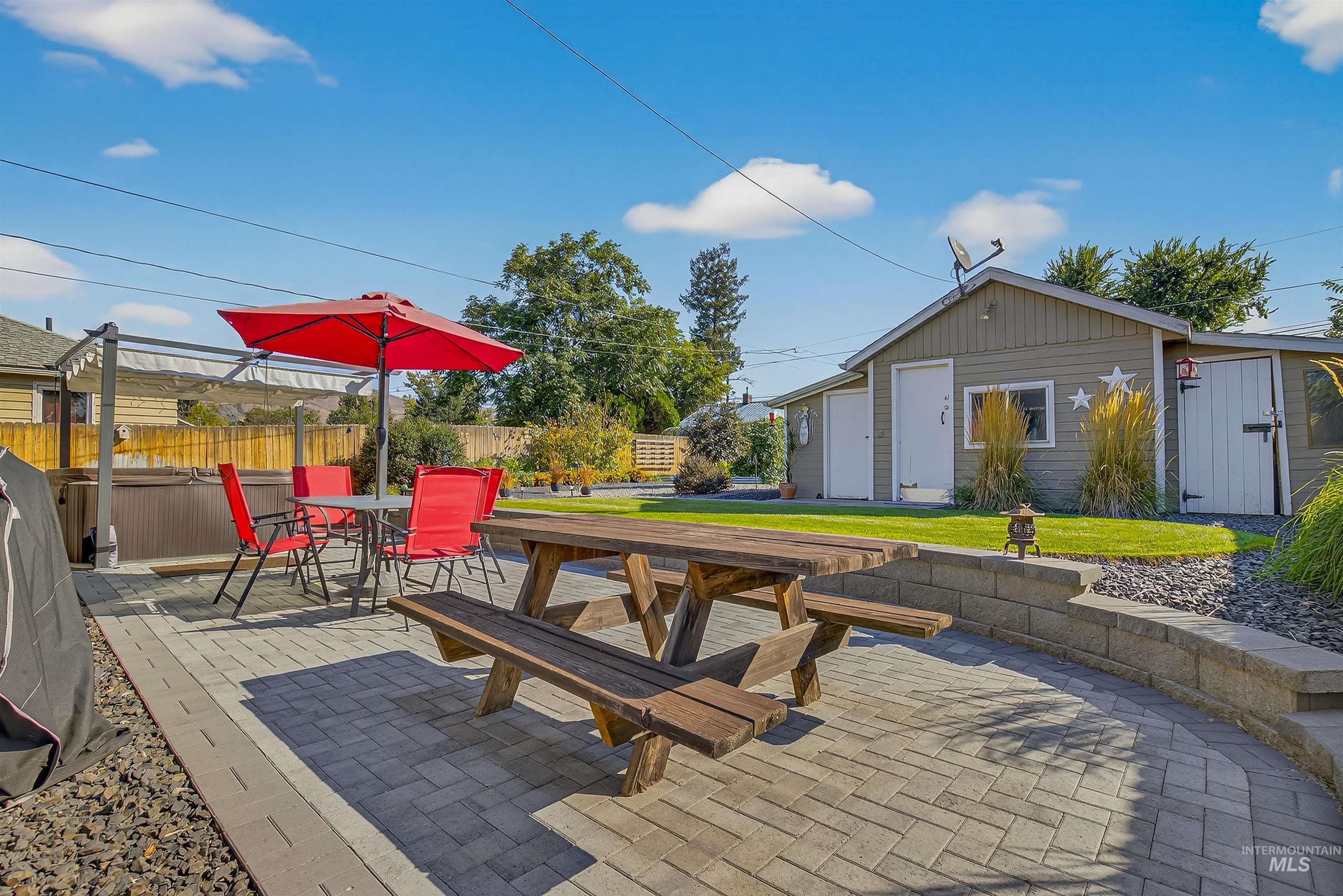 715 8th St, Clarkston, Washington 99403, 3 Bedrooms, 3 Bathrooms, Residential For Sale, Price $360,000, 98962339