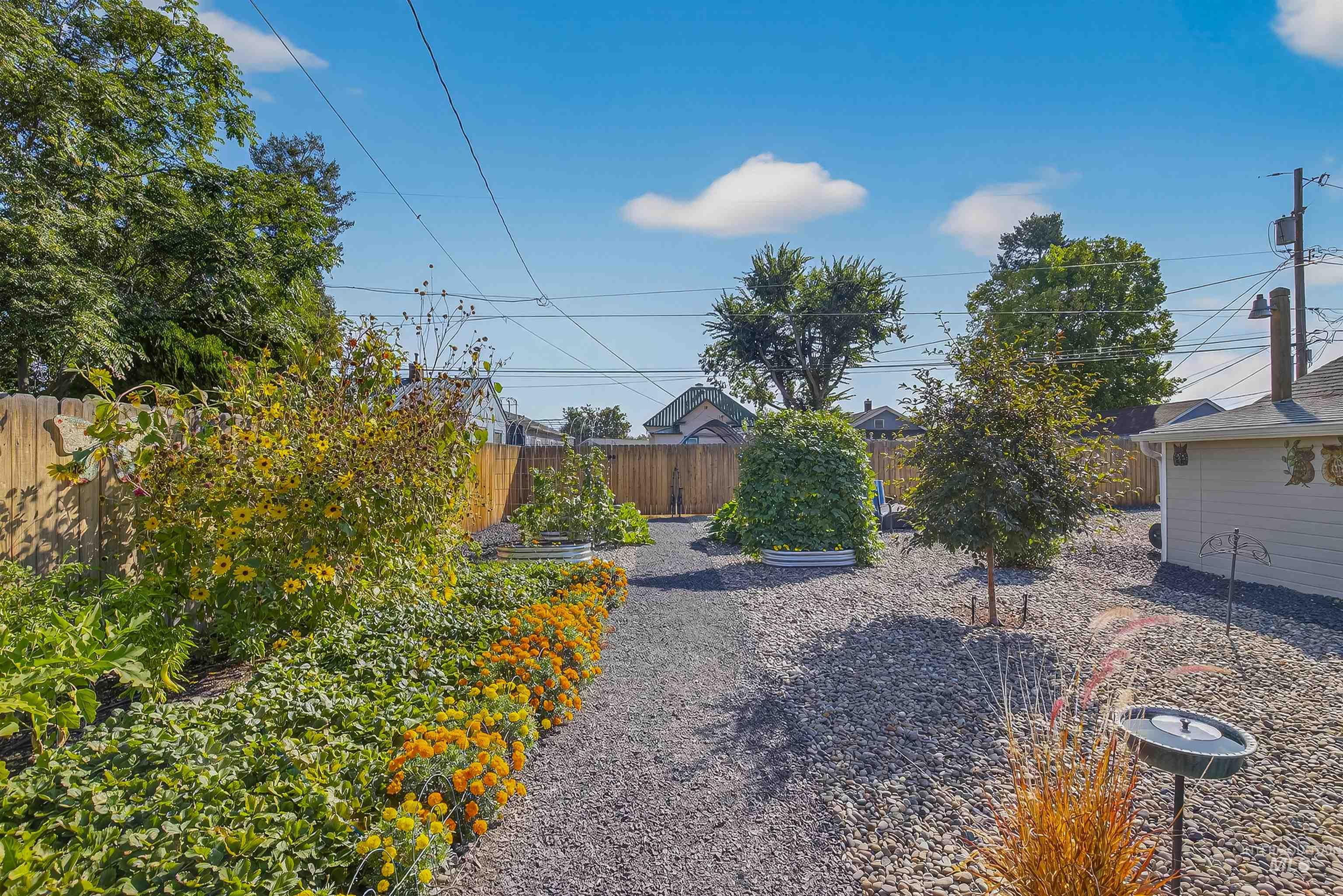 715 8th St, Clarkston, Washington 99403, 3 Bedrooms, 3 Bathrooms, Residential For Sale, Price $360,000, 98962339