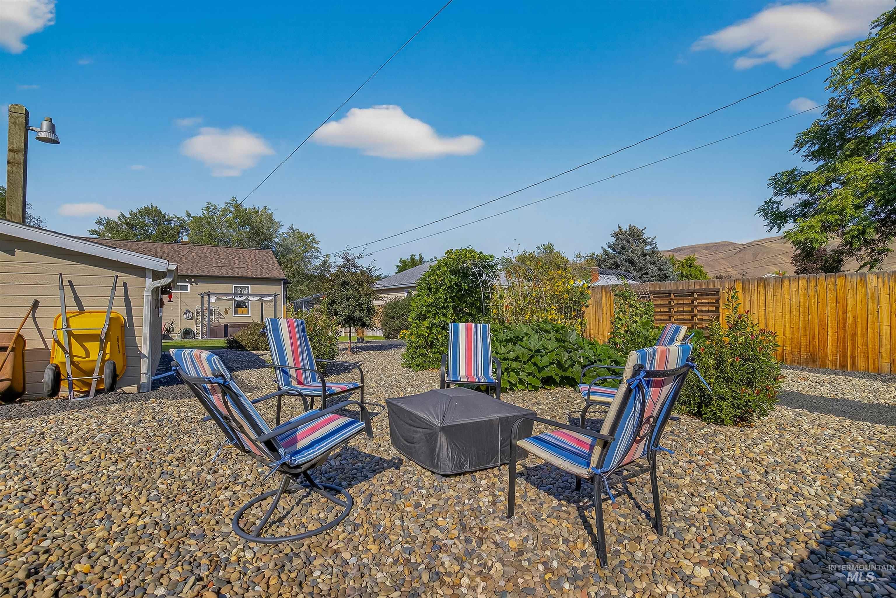 715 8th St, Clarkston, Washington 99403, 3 Bedrooms, 3 Bathrooms, Residential For Sale, Price $360,000, 98962339