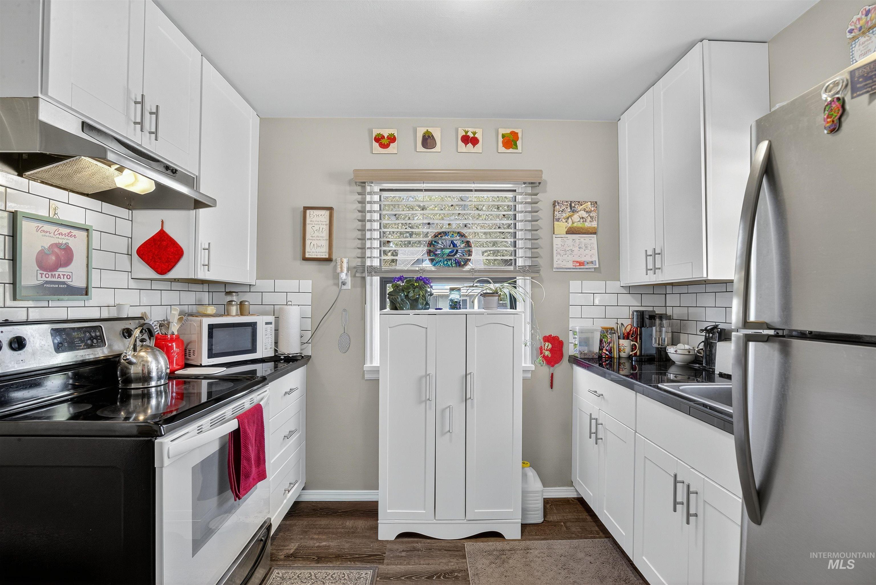 715 8th St, Clarkston, Washington 99403, 3 Bedrooms, 3 Bathrooms, Residential For Sale, Price $360,000, 98962339