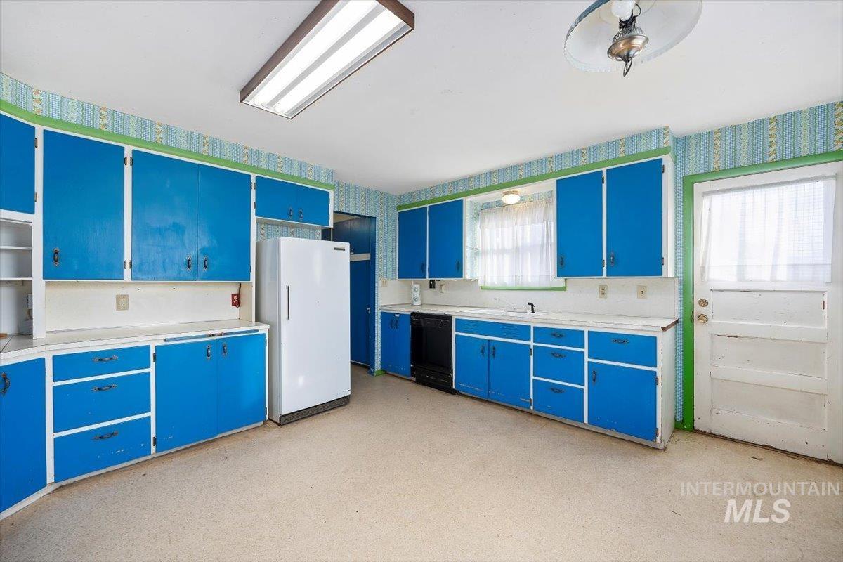 26 E 100 S, Rupert, Idaho 83350, 4 Bedrooms, 2 Bathrooms, Residential For Sale, Price $205,000, 98962341