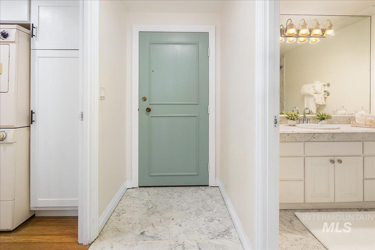 200 N 3rd, Boise, Idaho 83702, 2 Bedrooms, 1 Bathroom, Residential For Sale, Price $499,900, 98962345