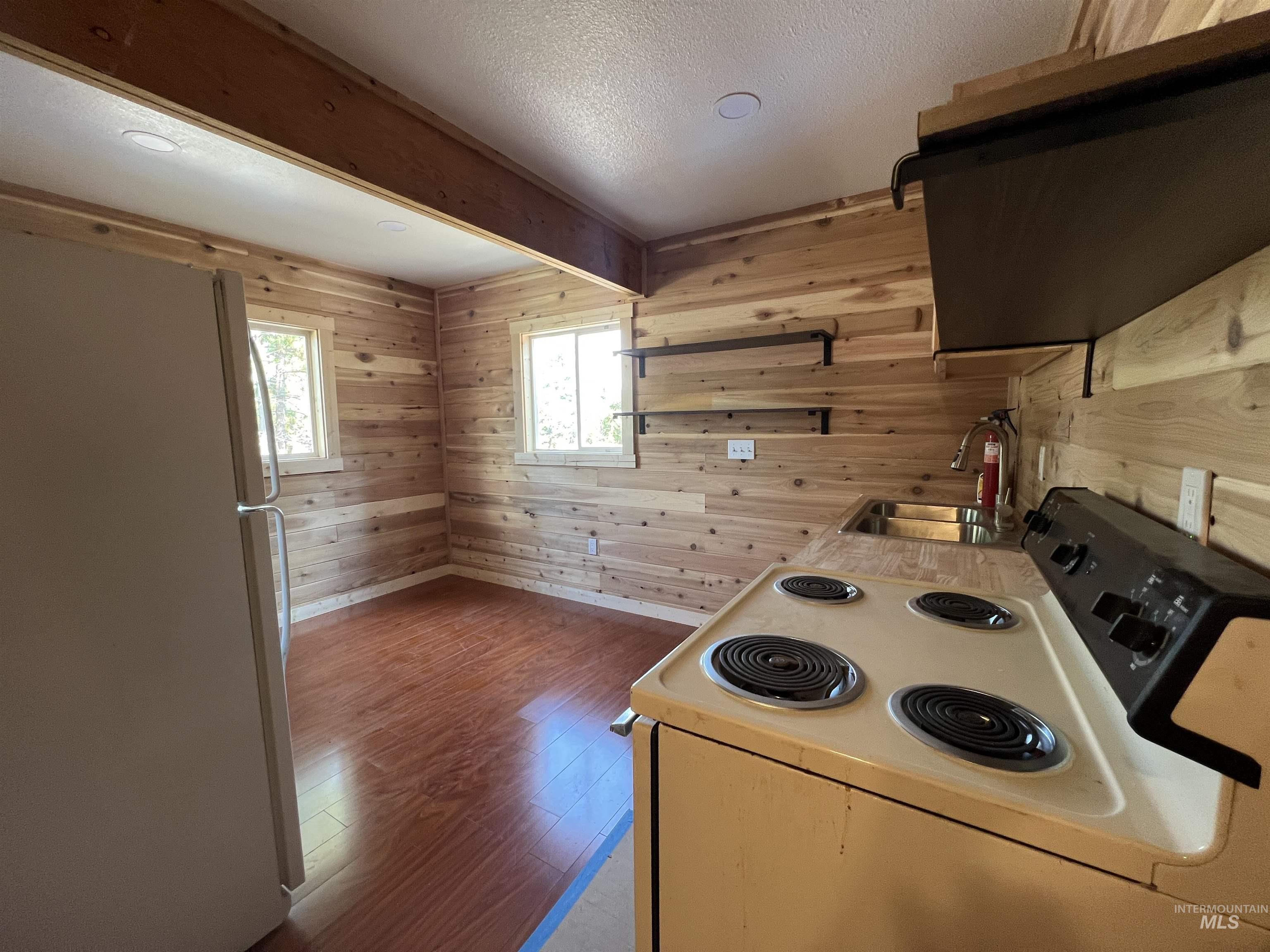 120 Forest Place, Donnelly, Idaho 83615, 3 Bedrooms, 4 Bathrooms, Residential For Sale, Price $920,000, 98962347