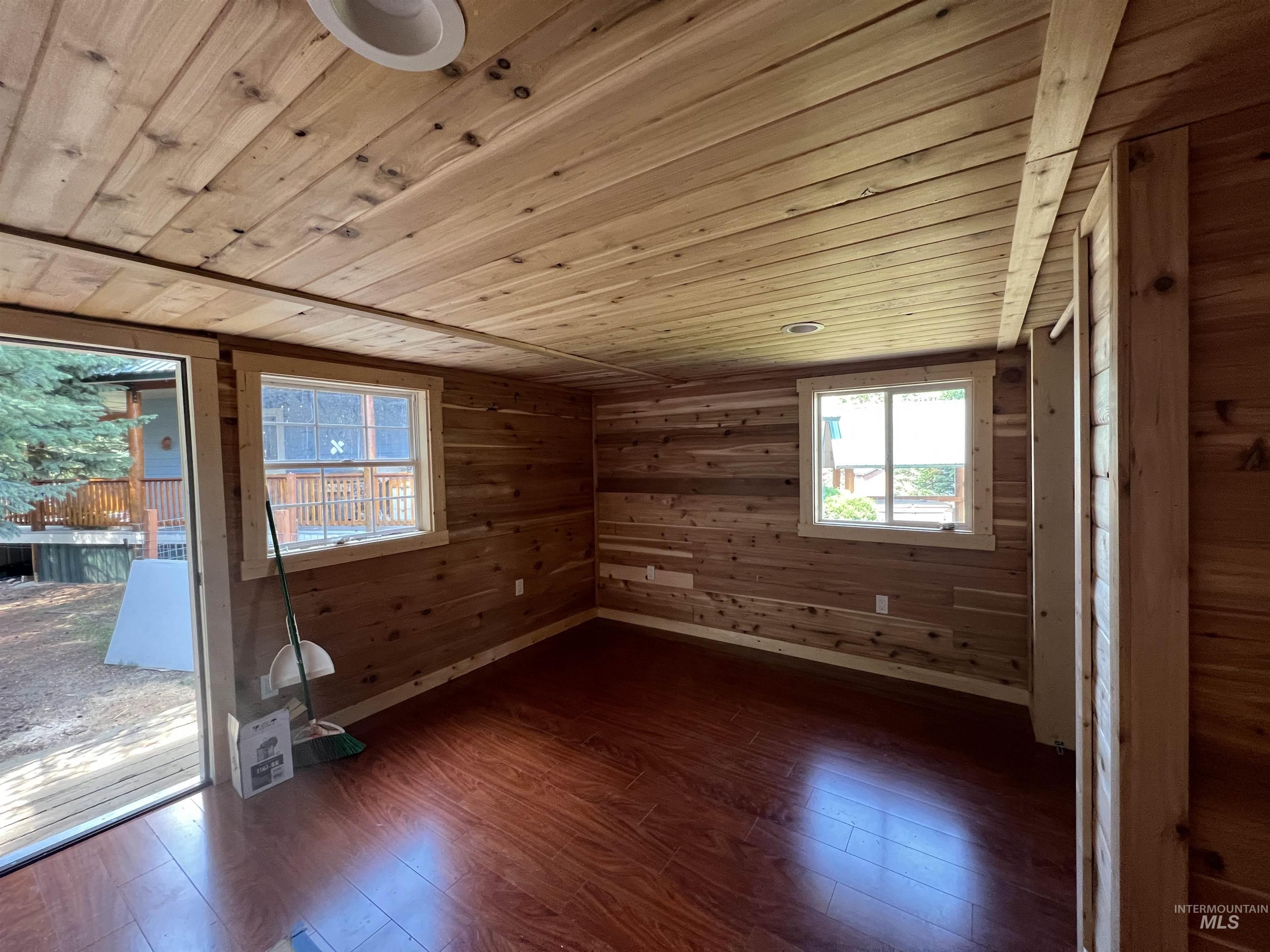 120 Forest Place, Donnelly, Idaho 83615, 3 Bedrooms, 4 Bathrooms, Residential For Sale, Price $920,000, 98962347