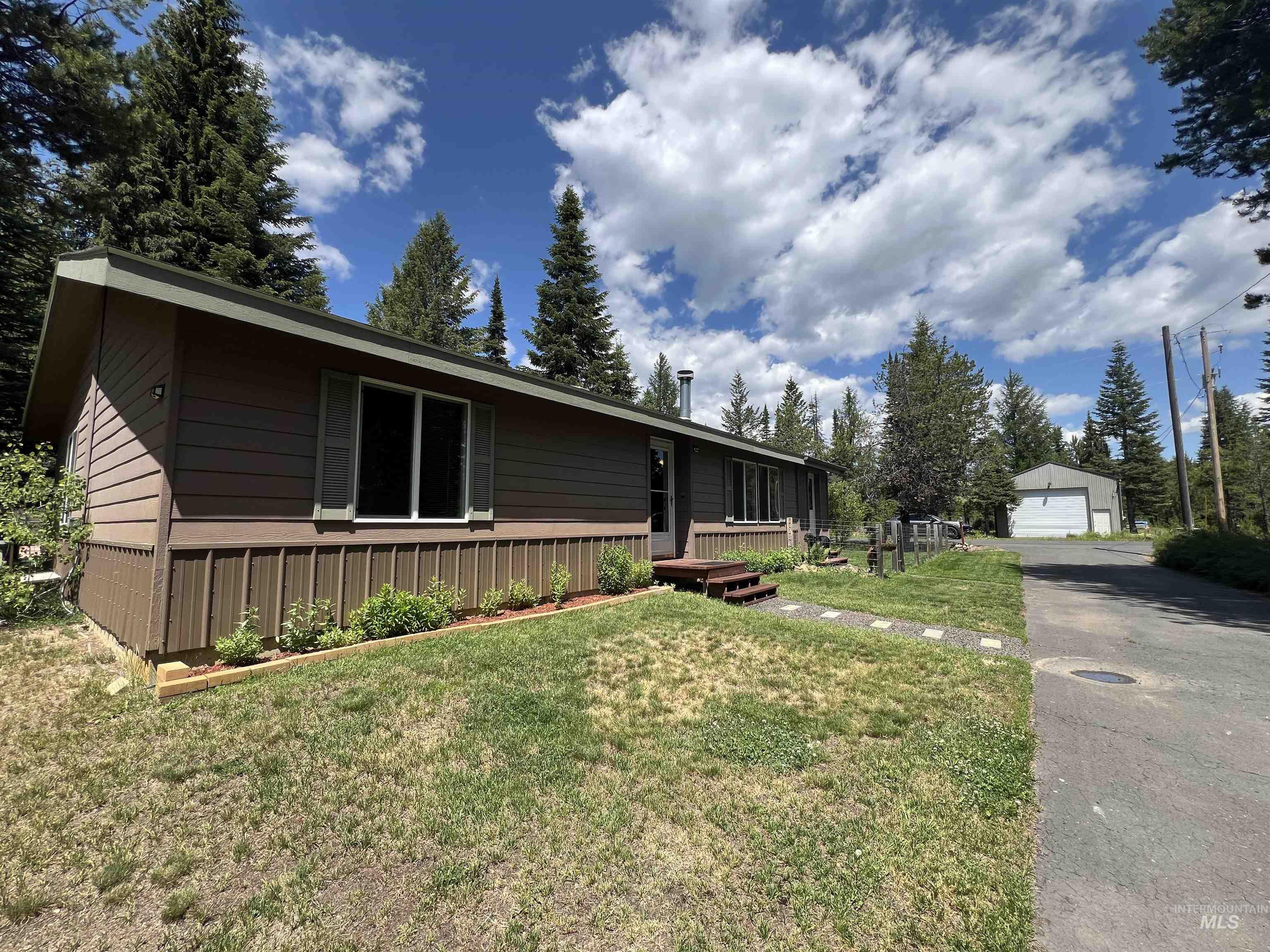 106 Forest Place, Donnelly, Idaho 83638, 3 Bedrooms, 3 Bathrooms, Residential For Sale, Price $599,900, 98962350