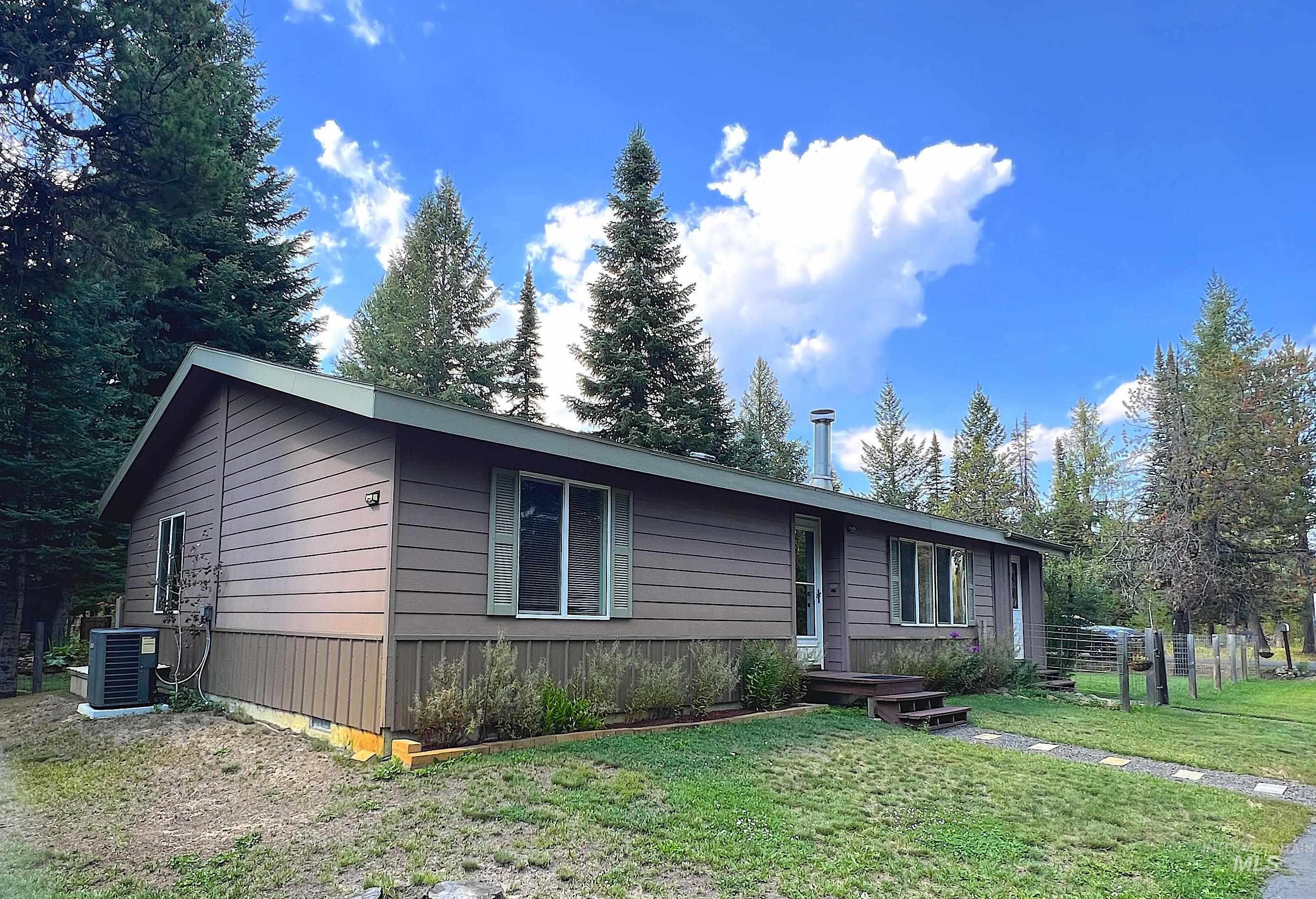 106 Forest Place, Donnelly, Idaho 83638, 3 Bedrooms, 3 Bathrooms, Residential For Sale, Price $599,900, 98962350