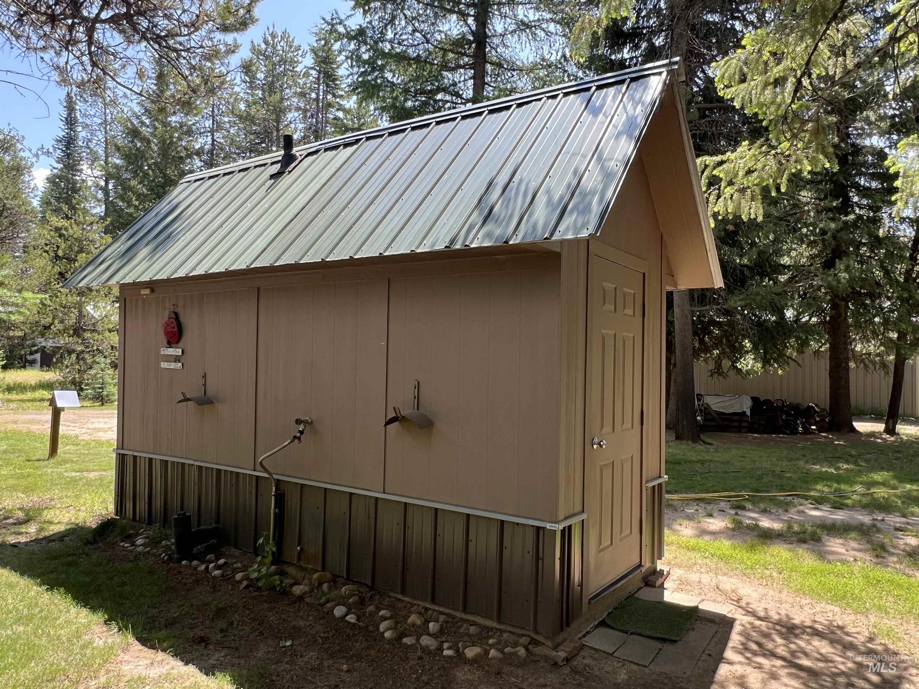 106 Forest Place, Donnelly, Idaho 83638, 3 Bedrooms, 3 Bathrooms, Residential For Sale, Price $599,900, 98962350