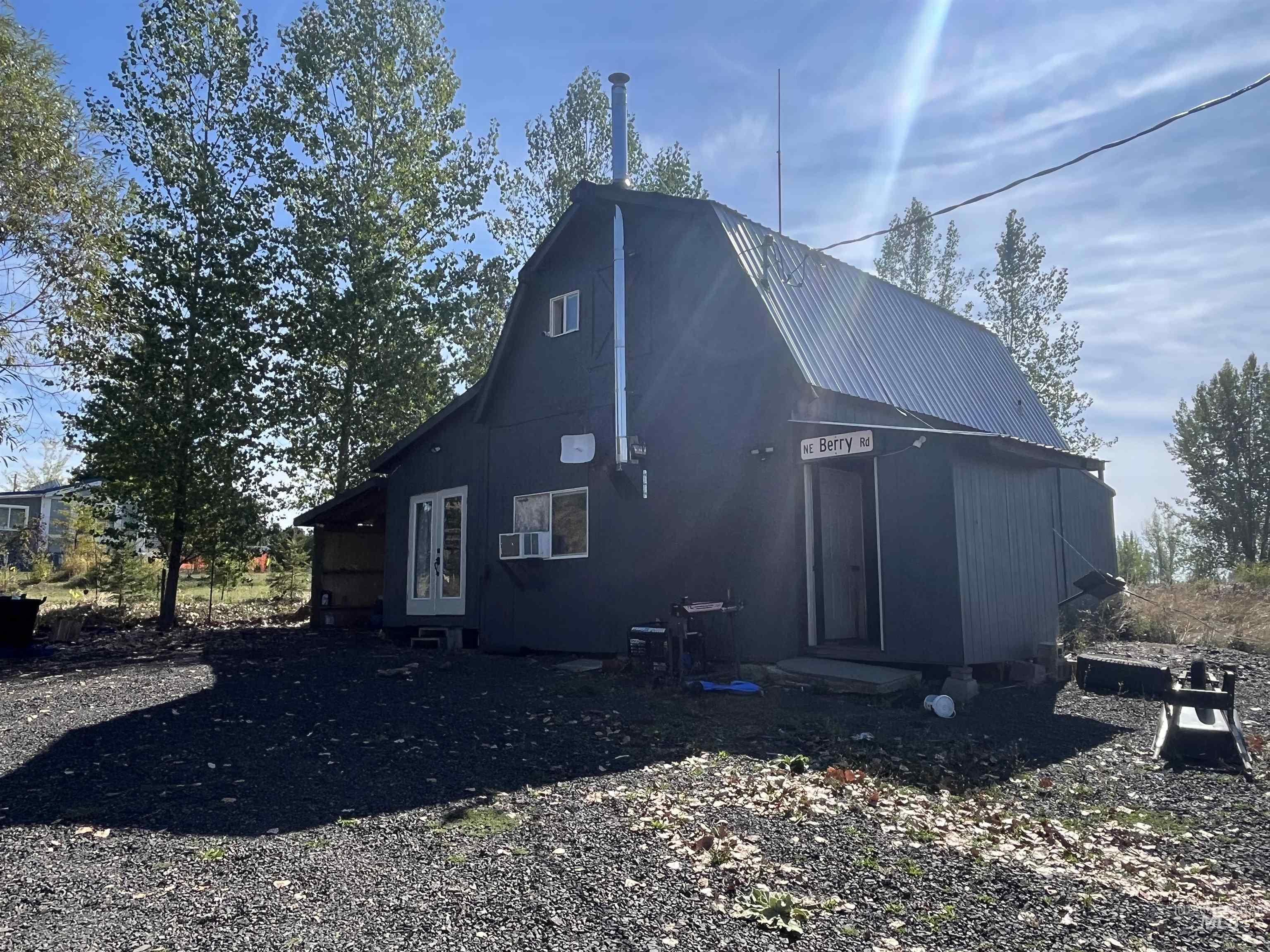 2009 Woodland Road, Kamiah, Idaho 83536, 1 Bedroom, 1 Bathroom, Residential For Sale, Price $159,000, 98962385