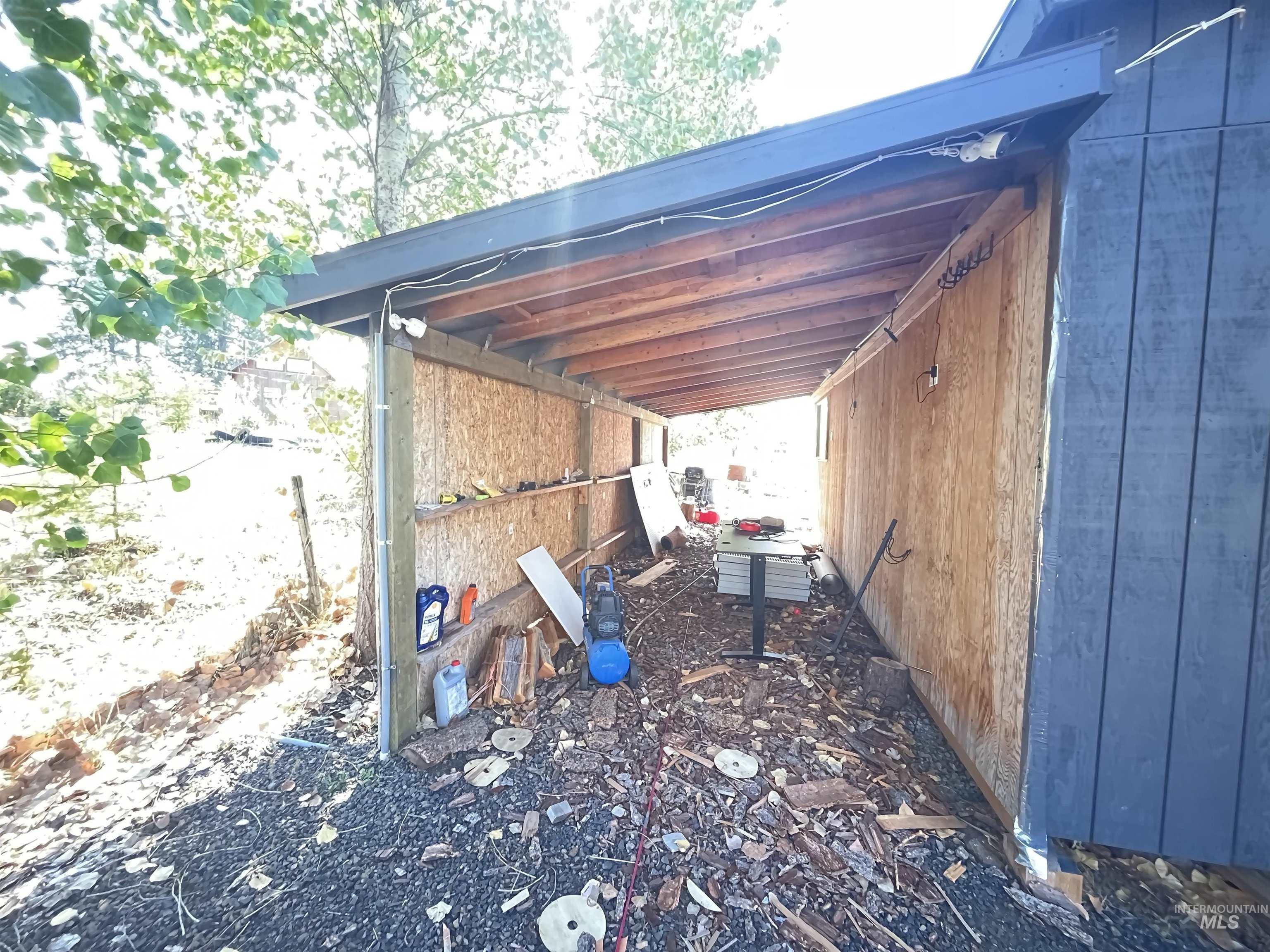 2009 Woodland Road, Kamiah, Idaho 83536, 1 Bedroom, 1 Bathroom, Residential For Sale, Price $159,000, 98962385