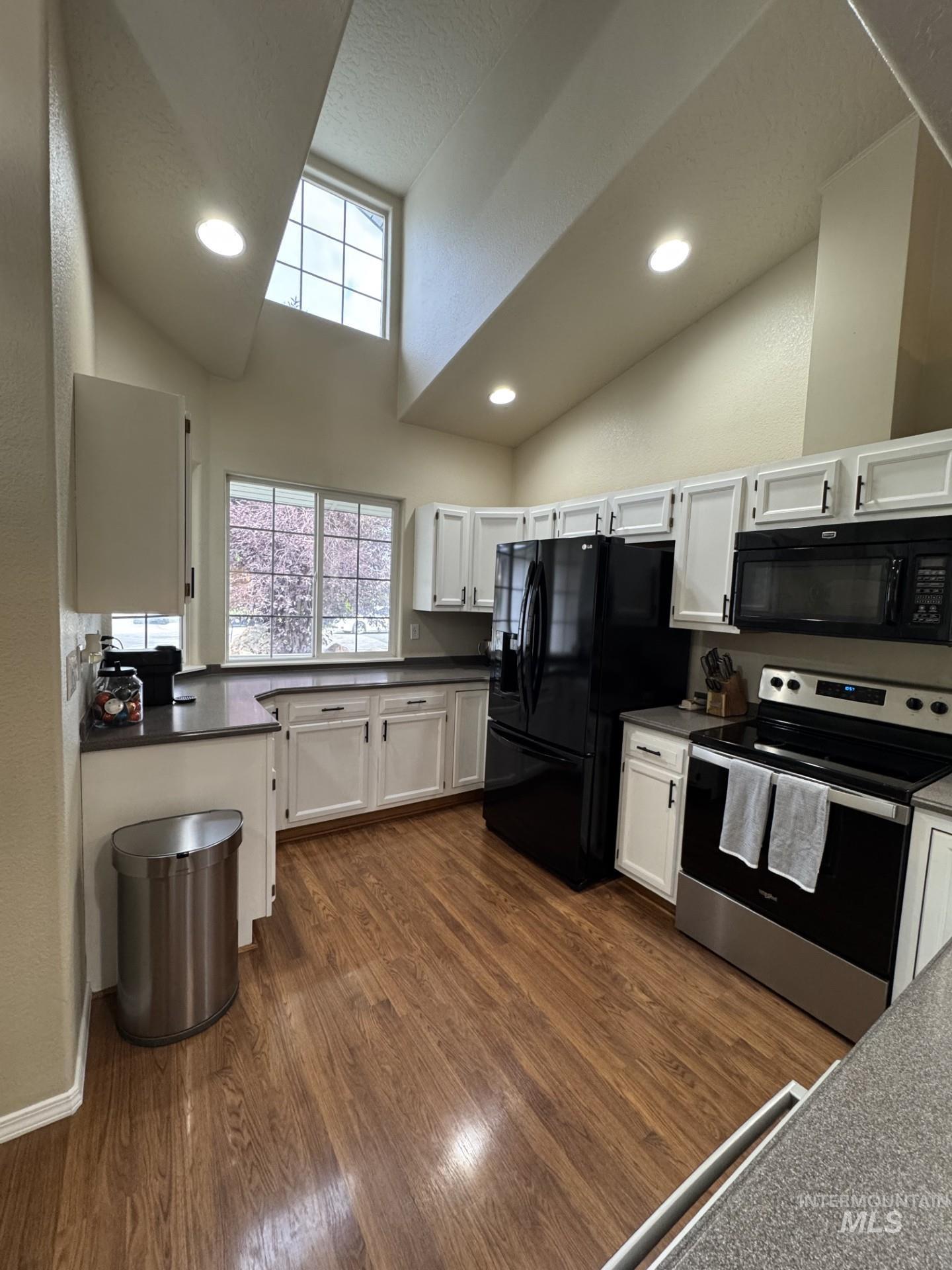 4950 W Hillcrest View Ct, Boise, Idaho 83705, 2 Bedrooms, 2 Bathrooms, Residential For Sale, Price $395,000, 98962390