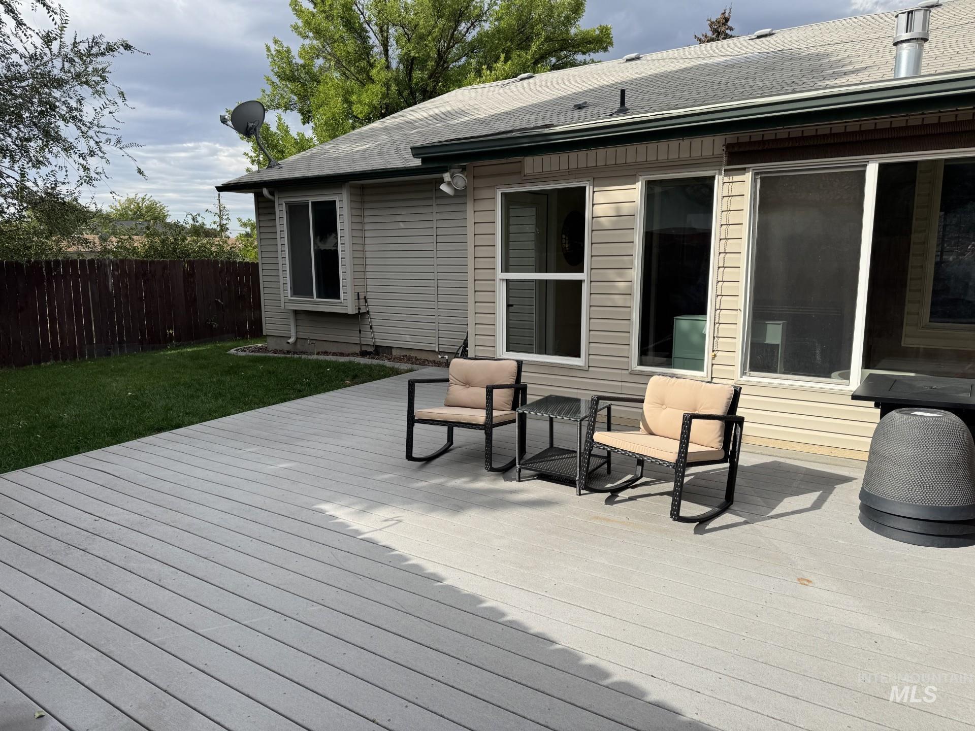4950 W Hillcrest View Ct, Boise, Idaho 83705, 2 Bedrooms, 2 Bathrooms, Residential For Sale, Price $395,000, 98962390