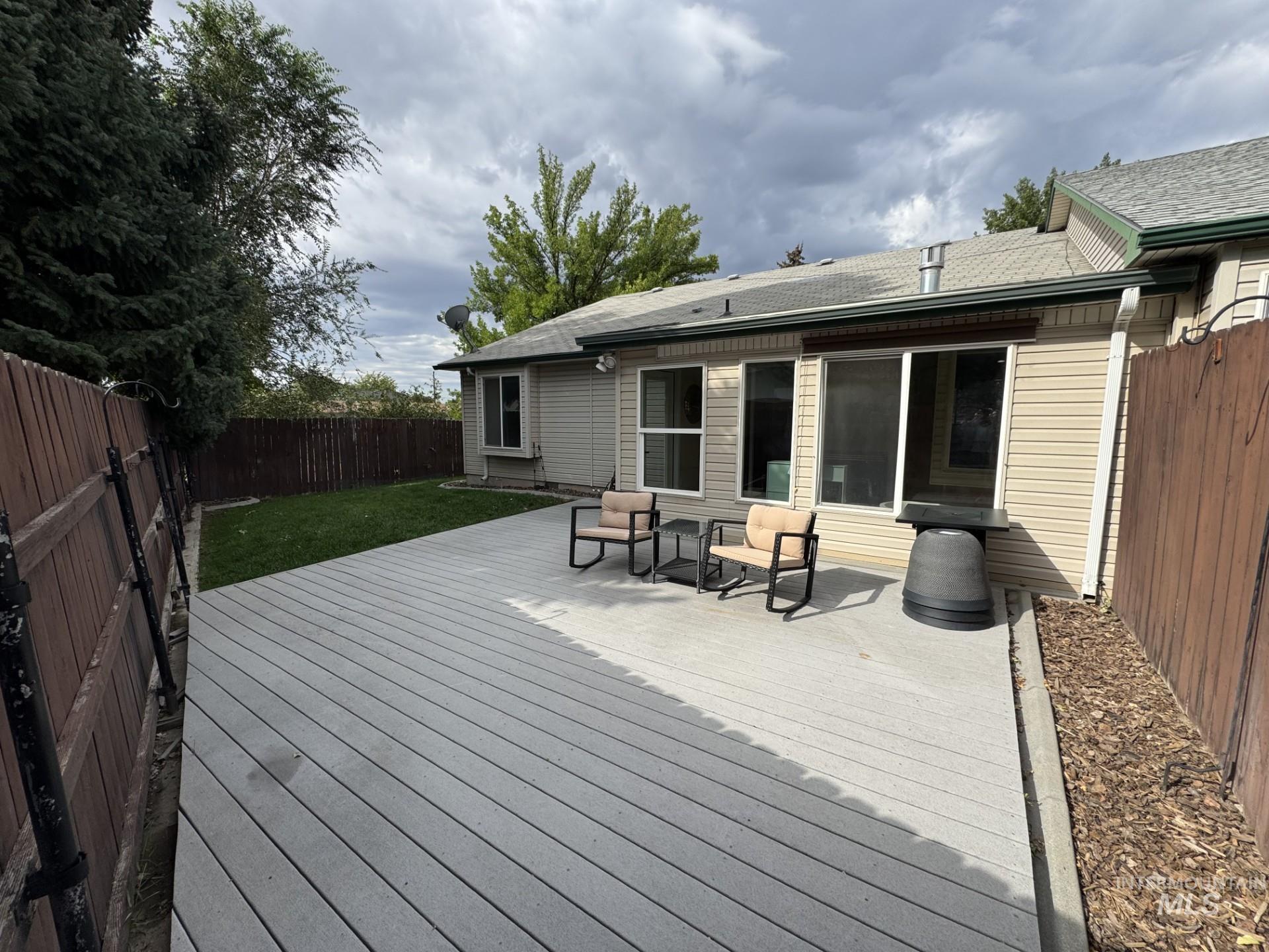 4950 W Hillcrest View Ct, Boise, Idaho 83705, 2 Bedrooms, 2 Bathrooms, Residential For Sale, Price $395,000, 98962390