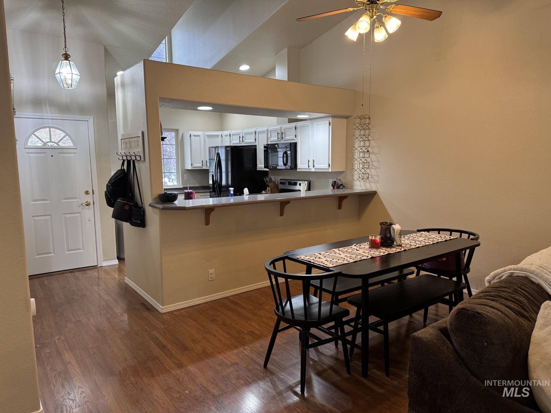 4950 W Hillcrest View Ct, Boise, Idaho 83705, 2 Bedrooms, 2 Bathrooms, Residential For Sale, Price $395,000, 98962390