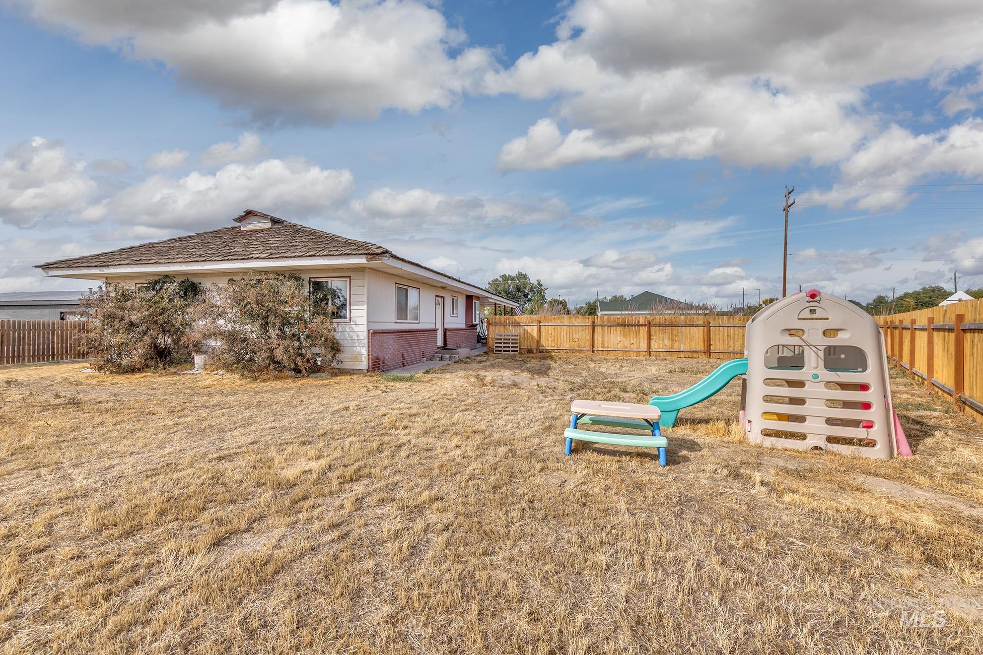 1534 NE 10th Ave., Payette, Idaho 83661, 2 Bedrooms, 7 Rooms, Business/Commercial For Sale, Price $369,000, 98962394
