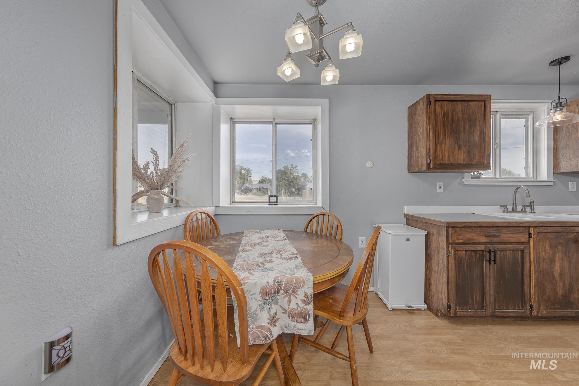 1534 NE 10th Ave., Payette, Idaho 83661, 2 Bedrooms, 7 Rooms, Business/Commercial For Sale, Price $369,000, 98962394