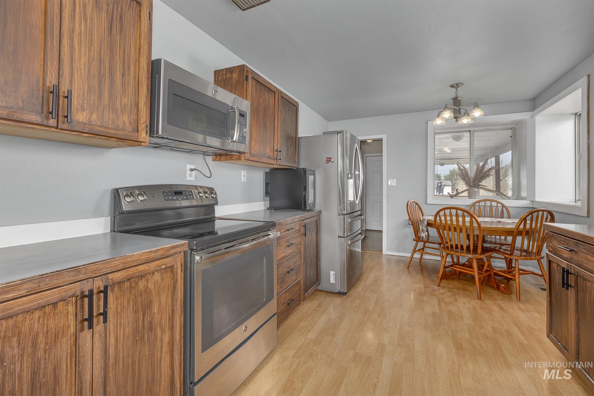 1534 NE 10th Ave., Payette, Idaho 83661, 2 Bedrooms, 7 Rooms, Business/Commercial For Sale, Price $369,000, 98962394
