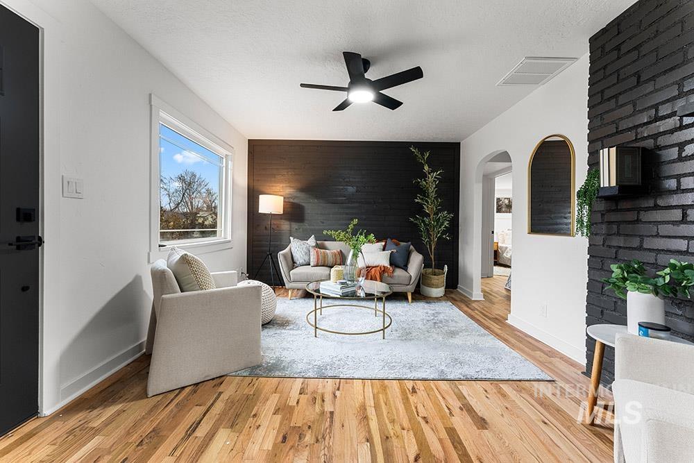 2022 S Latah St, Boise, Idaho 83705, 3 Bedrooms, 2 Bathrooms, Residential For Sale, Price $457,400, 98962446
